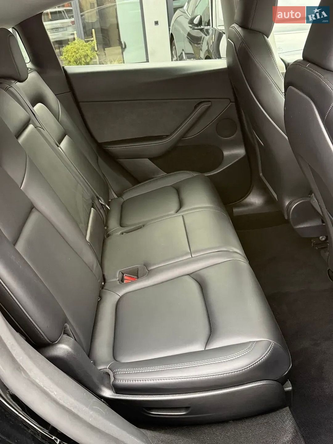 Tesla Model Y 2024 VIN 7SAYGAEEXRF063469 фото оголошення 16 з 48