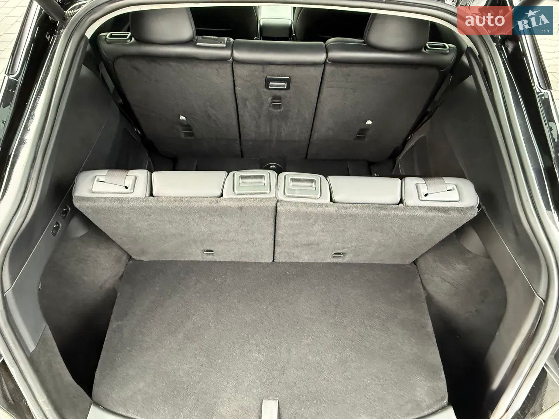 Tesla Model Y 2024 VIN 7SAYGAEEXRF063469 фото оголошення 20 з 48