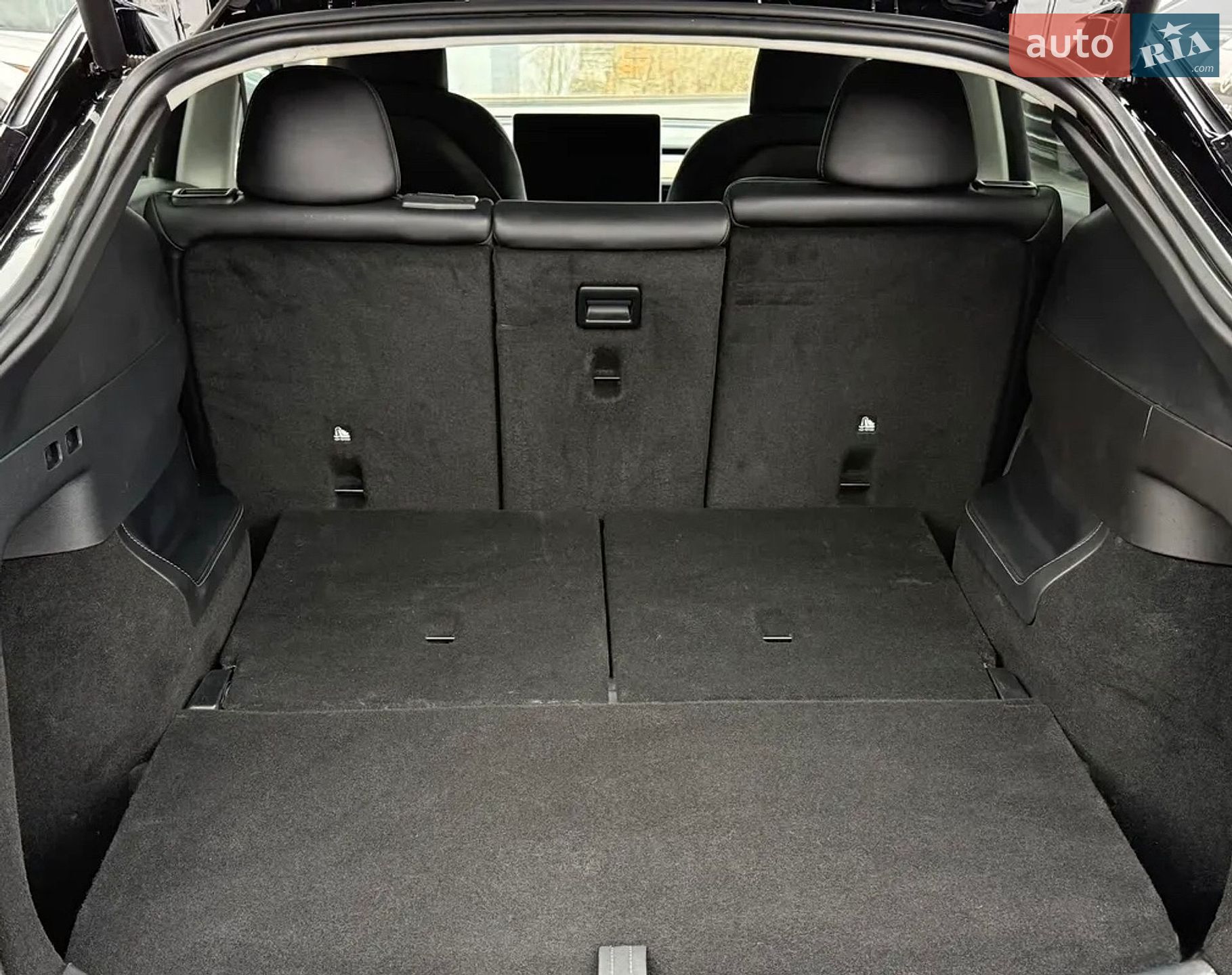 Tesla Model Y 2024 VIN 7SAYGAEEXRF063469 фото оголошення 21 з 48