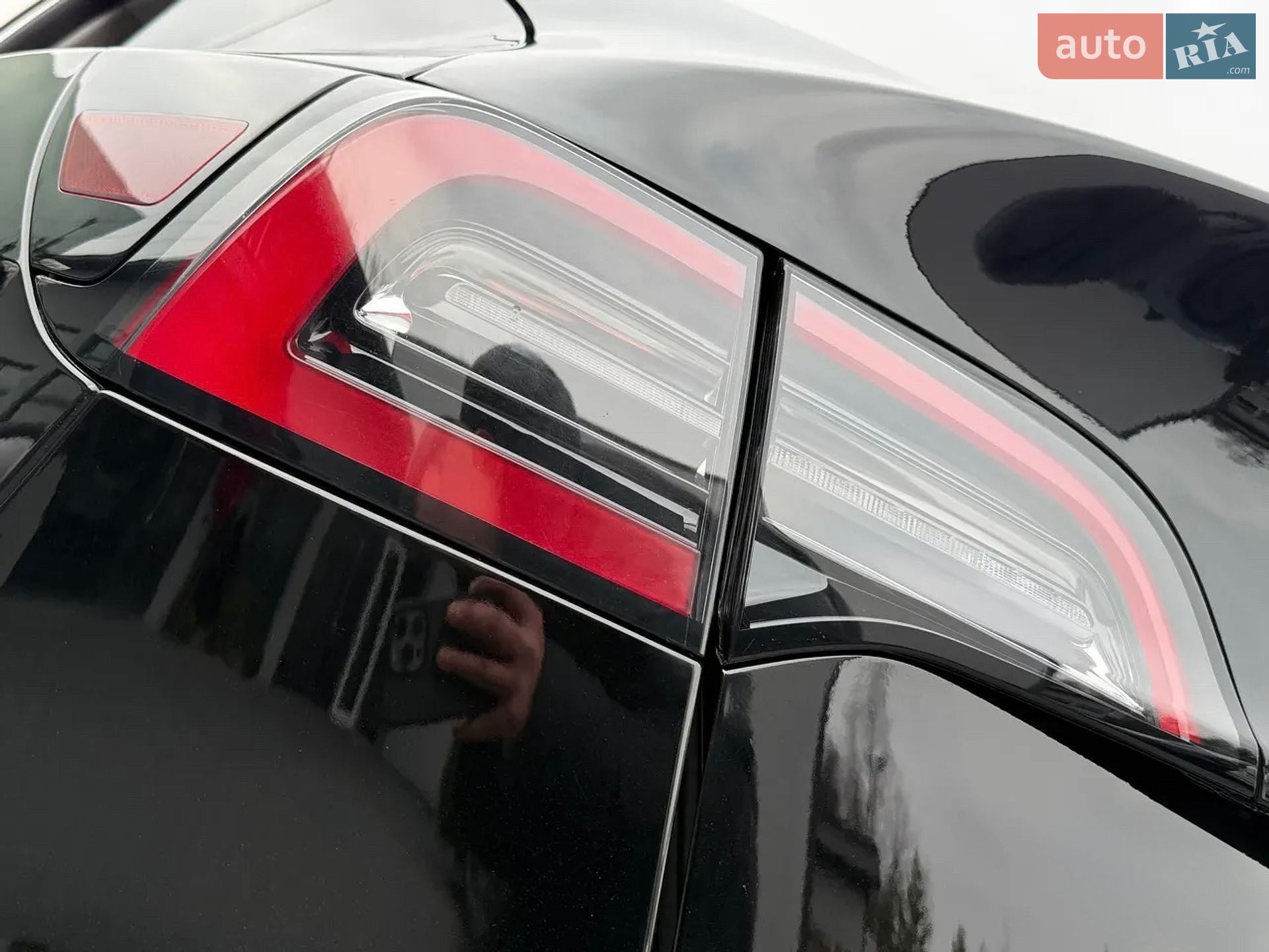 Tesla Model Y 2024 VIN 7SAYGAEEXRF063469 фото оголошення 44 з 48