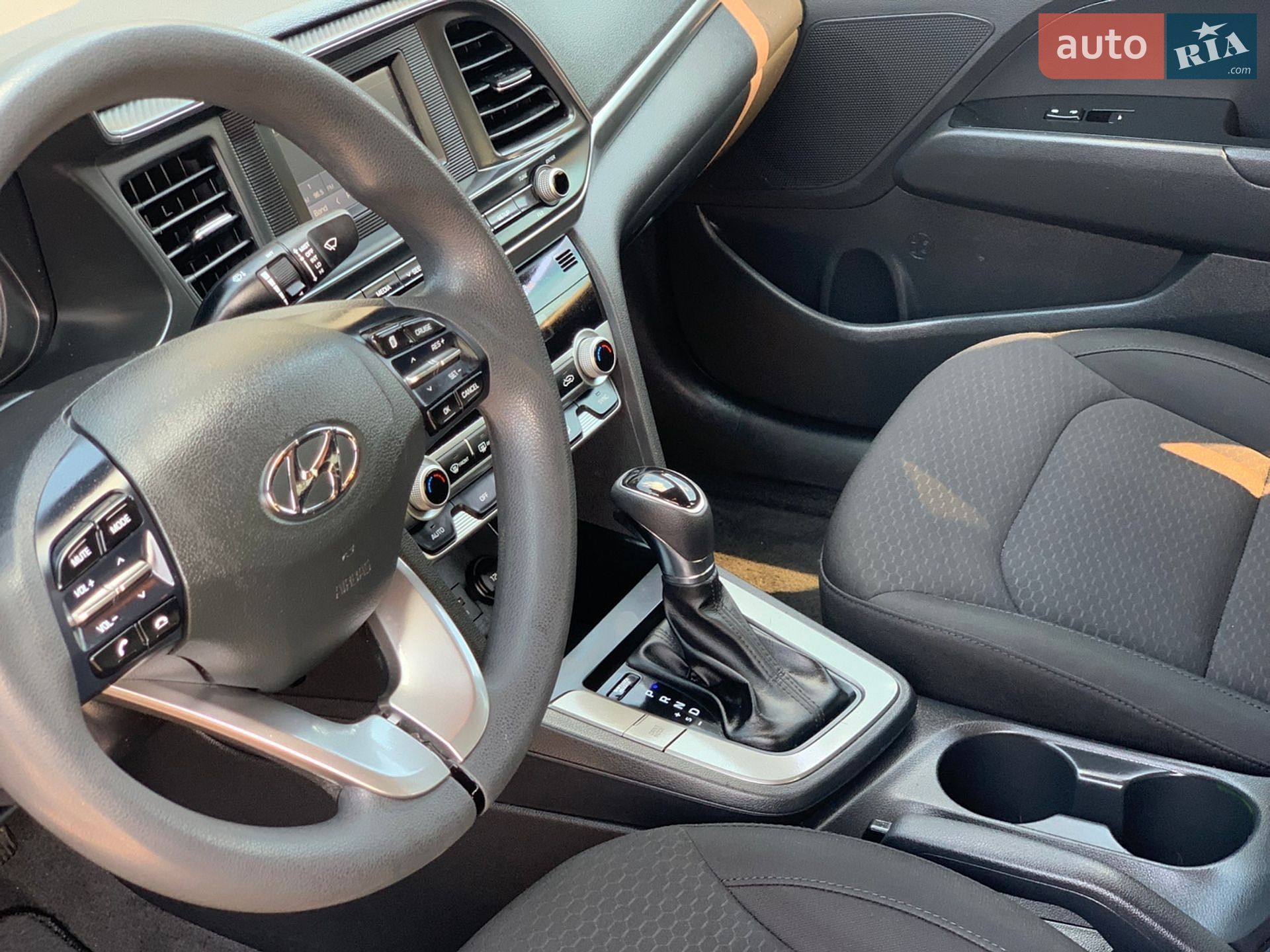 Hyundai Elantra 2019 VIN KMHD74LF1LU950283 фото оголошення 25 з 37
