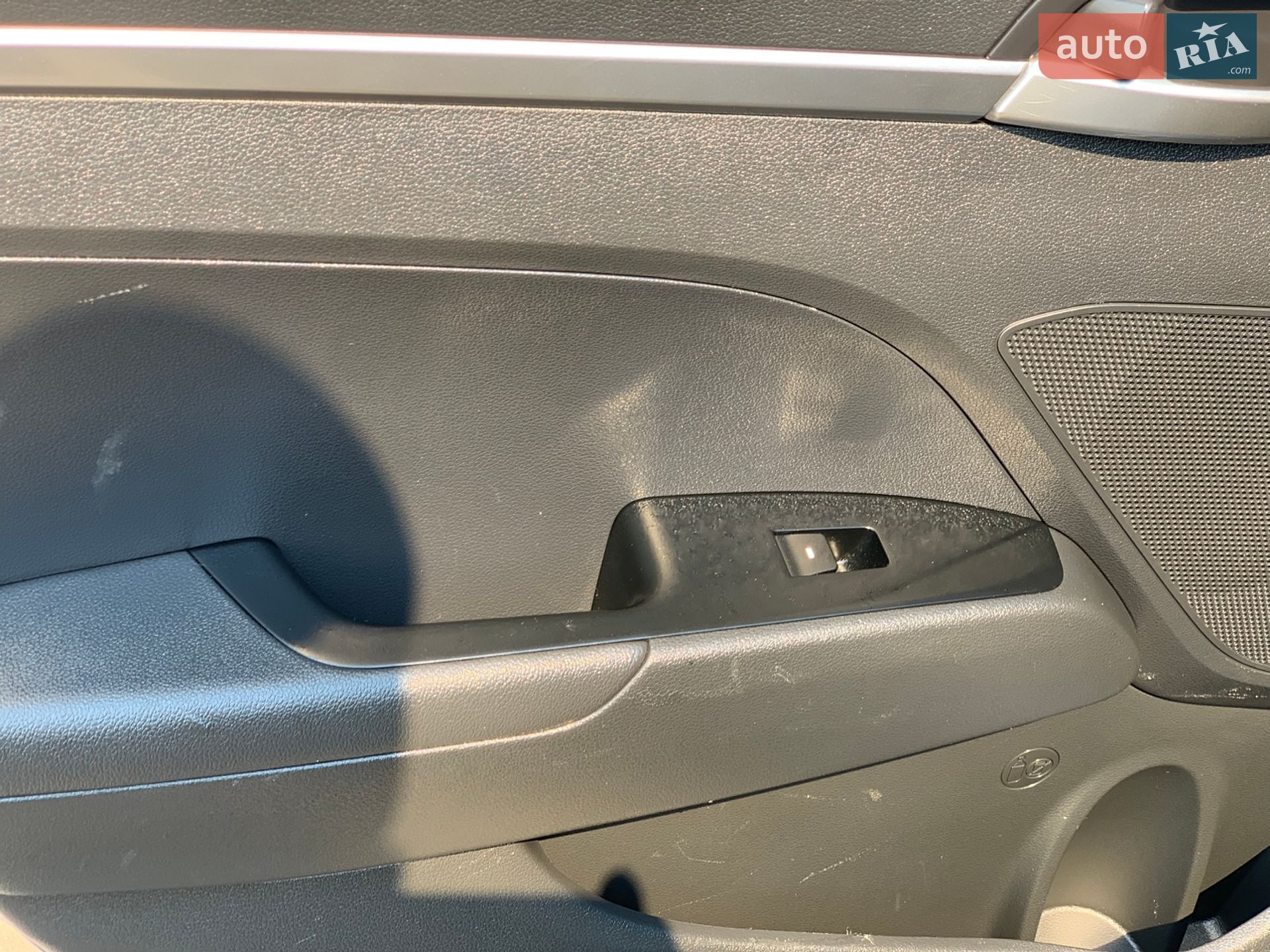 Hyundai Elantra 2019 VIN KMHD74LF1LU950283 фото оголошення 27 з 37