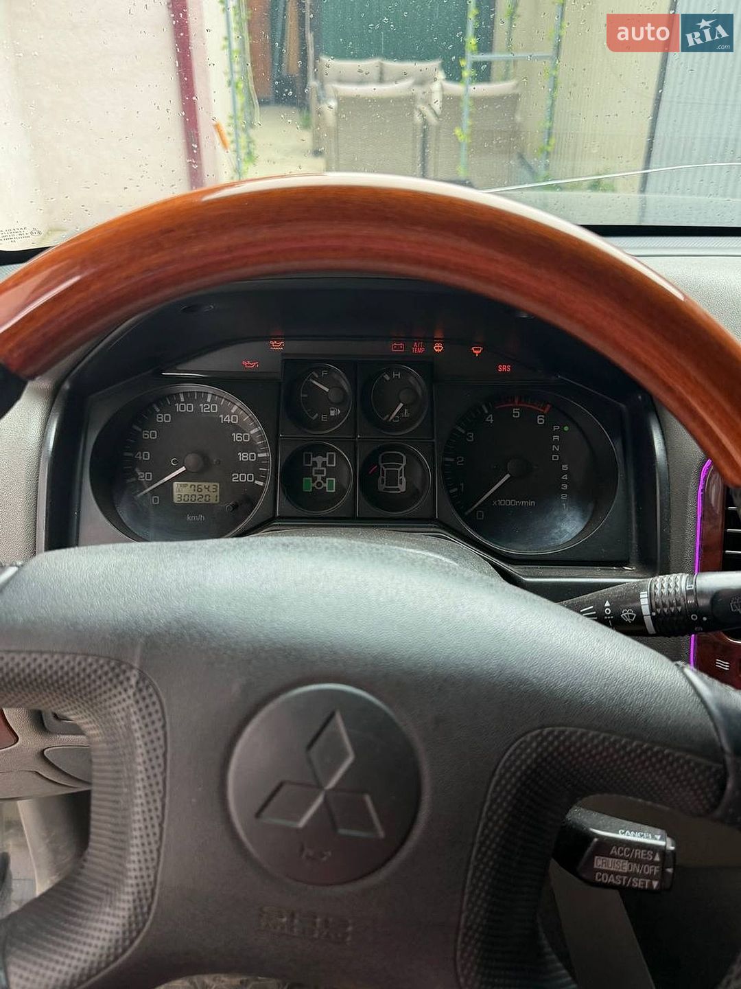 Mitsubishi Pajero 2004 VIN JMBLYV78W4J004475 фото оголошення 21 з 28