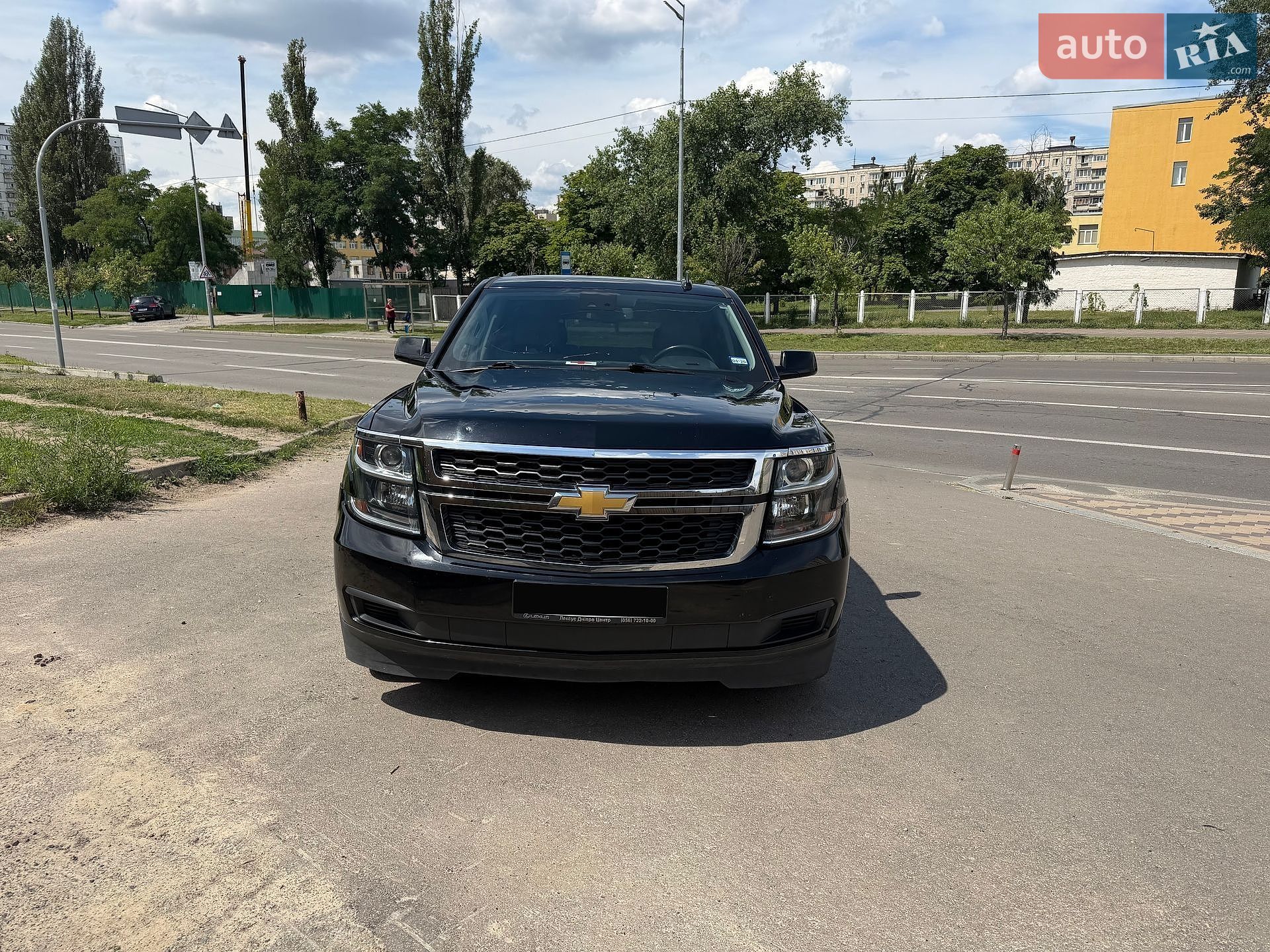 Chevrolet Suburban 2018 VIN 1GNSKHKC9KR204147 фото оголошення 3 з 11