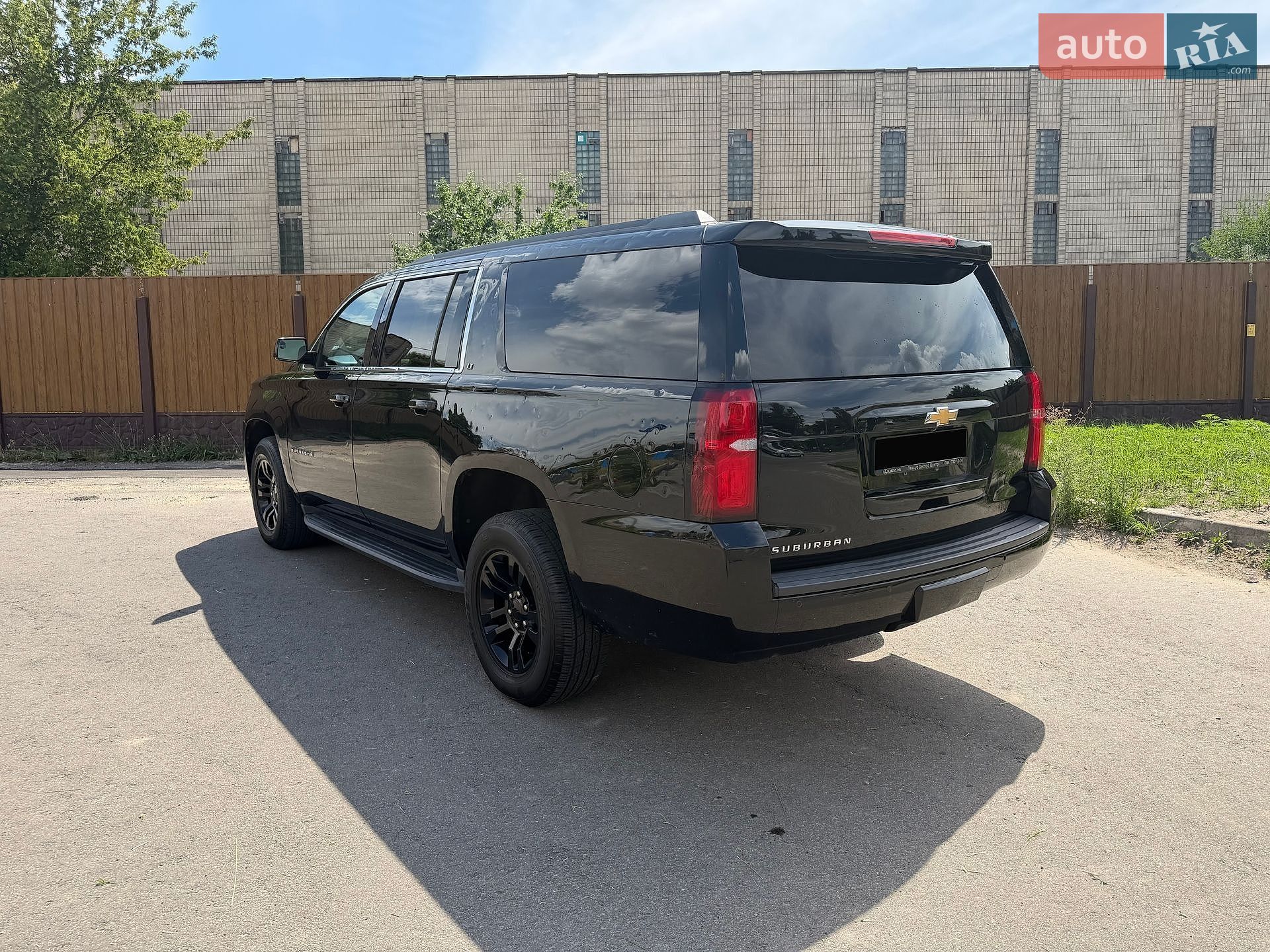 Chevrolet Suburban 2018 VIN 1GNSKHKC9KR204147 фото оголошення 6 з 11