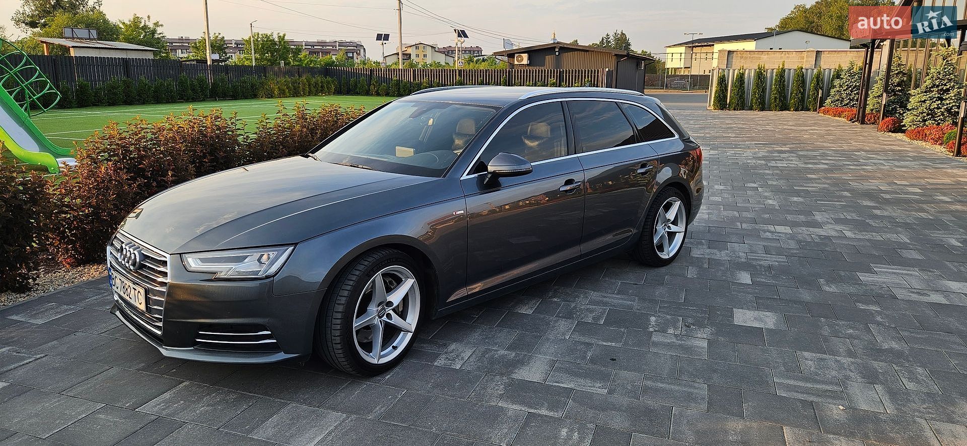 Audi A4 2016 VIN WAUZZZF47HA011155 фото оголошення 10 з 12