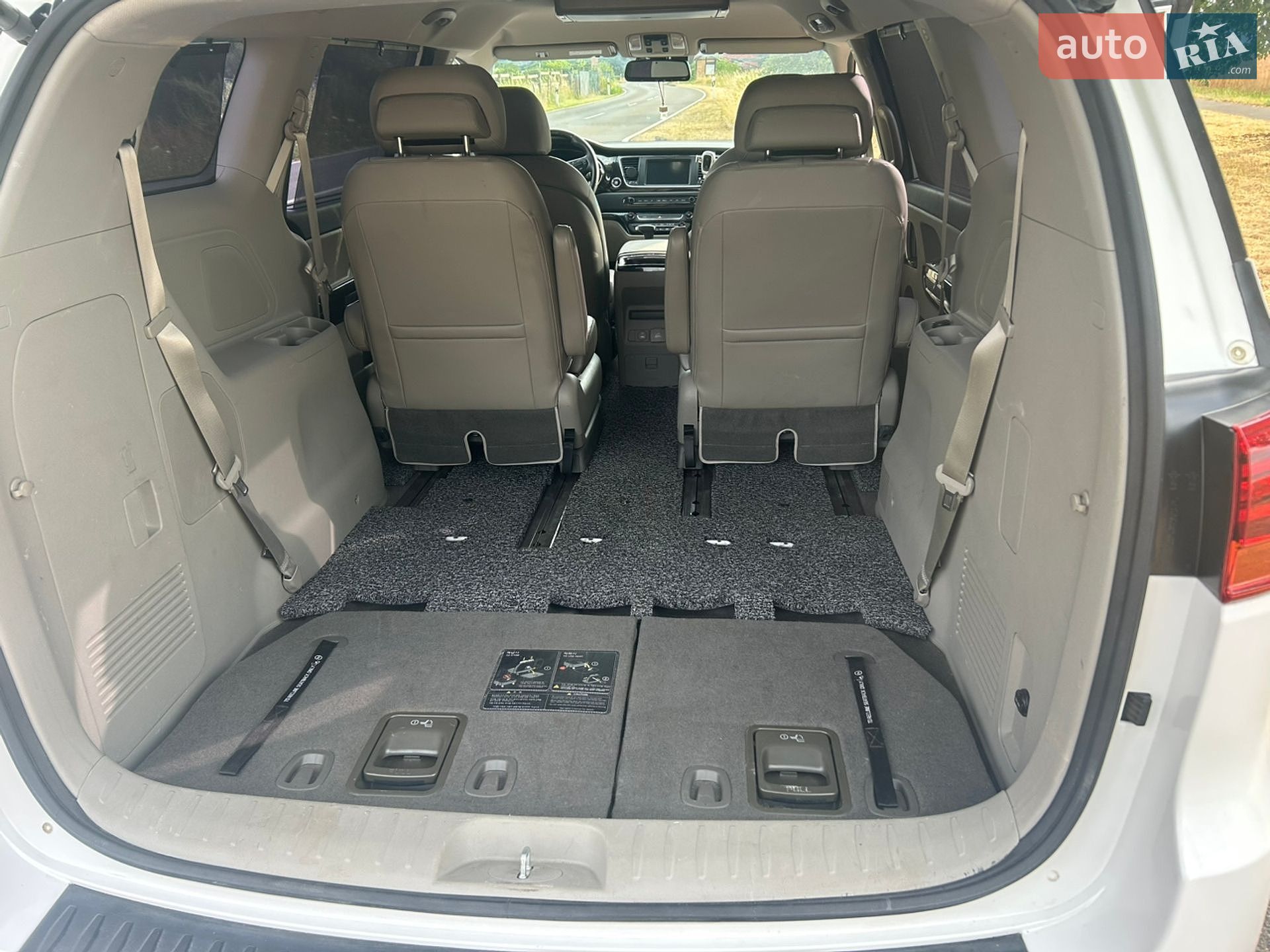 Kia Carnival 2018 VIN KNAME81ABKS507161 фото оголошення 3 з 13