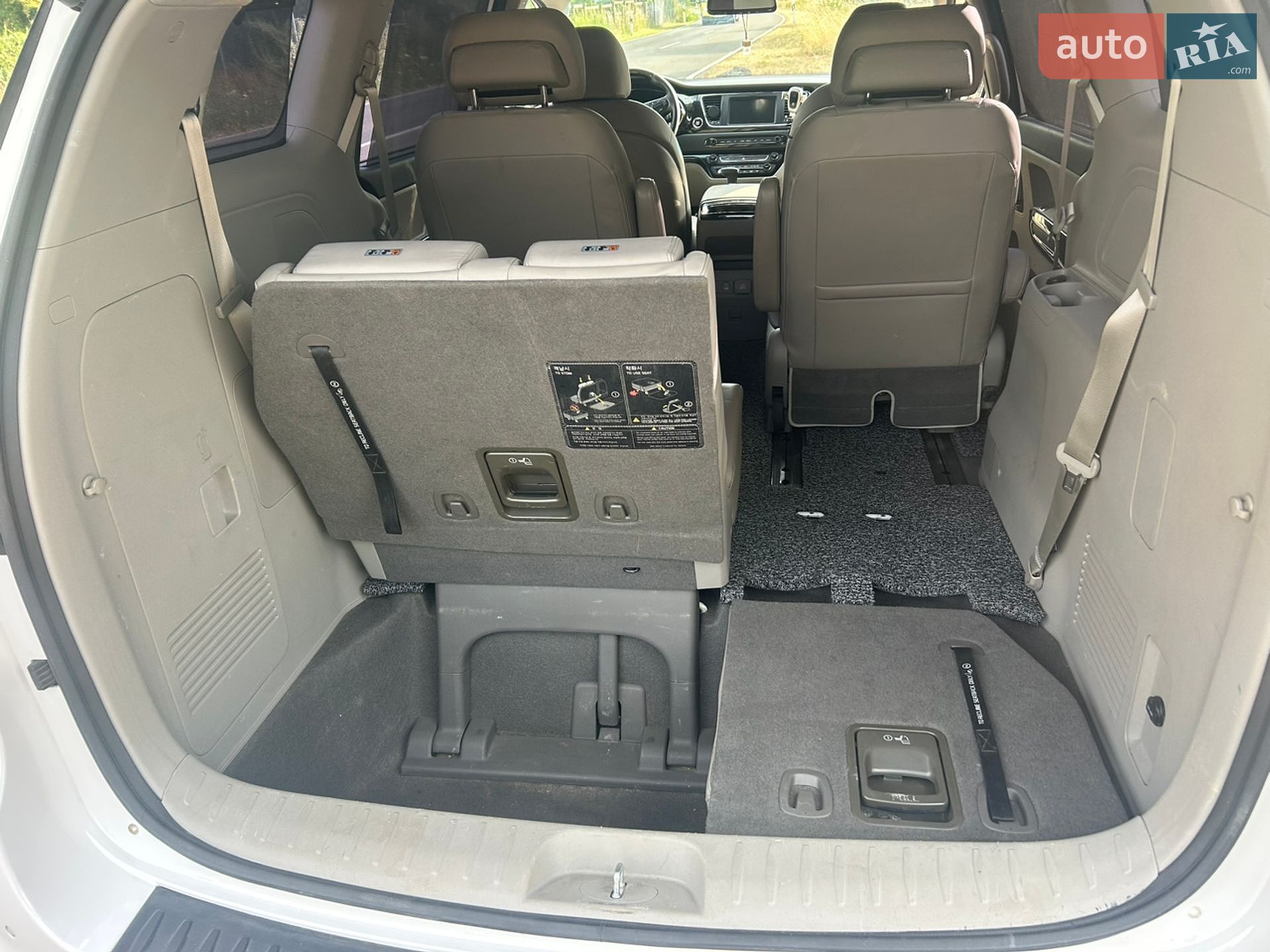 Kia Carnival 2018 VIN KNAME81ABKS507161 фото оголошення 7 з 13