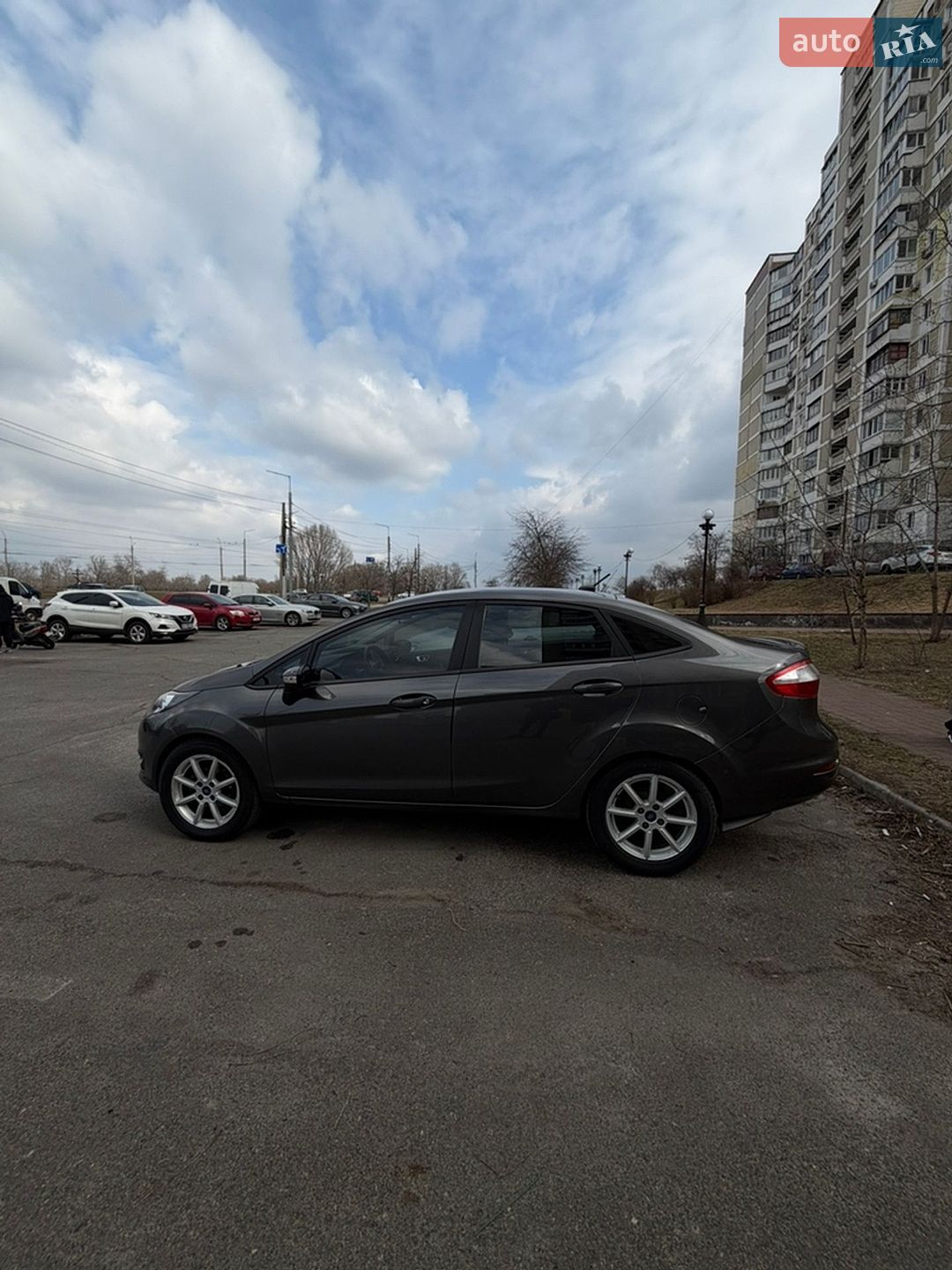 Ford Fiesta 2014 VIN 3FADP4BJ7FM146787 фото оголошення 4 з 40