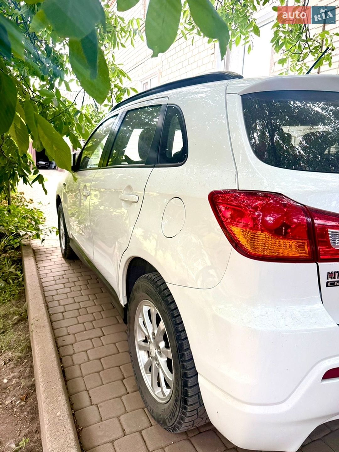 Mitsubishi ASX 2010 VIN JMBXTGA3WBZ001523 фото оголошення 2 з 7