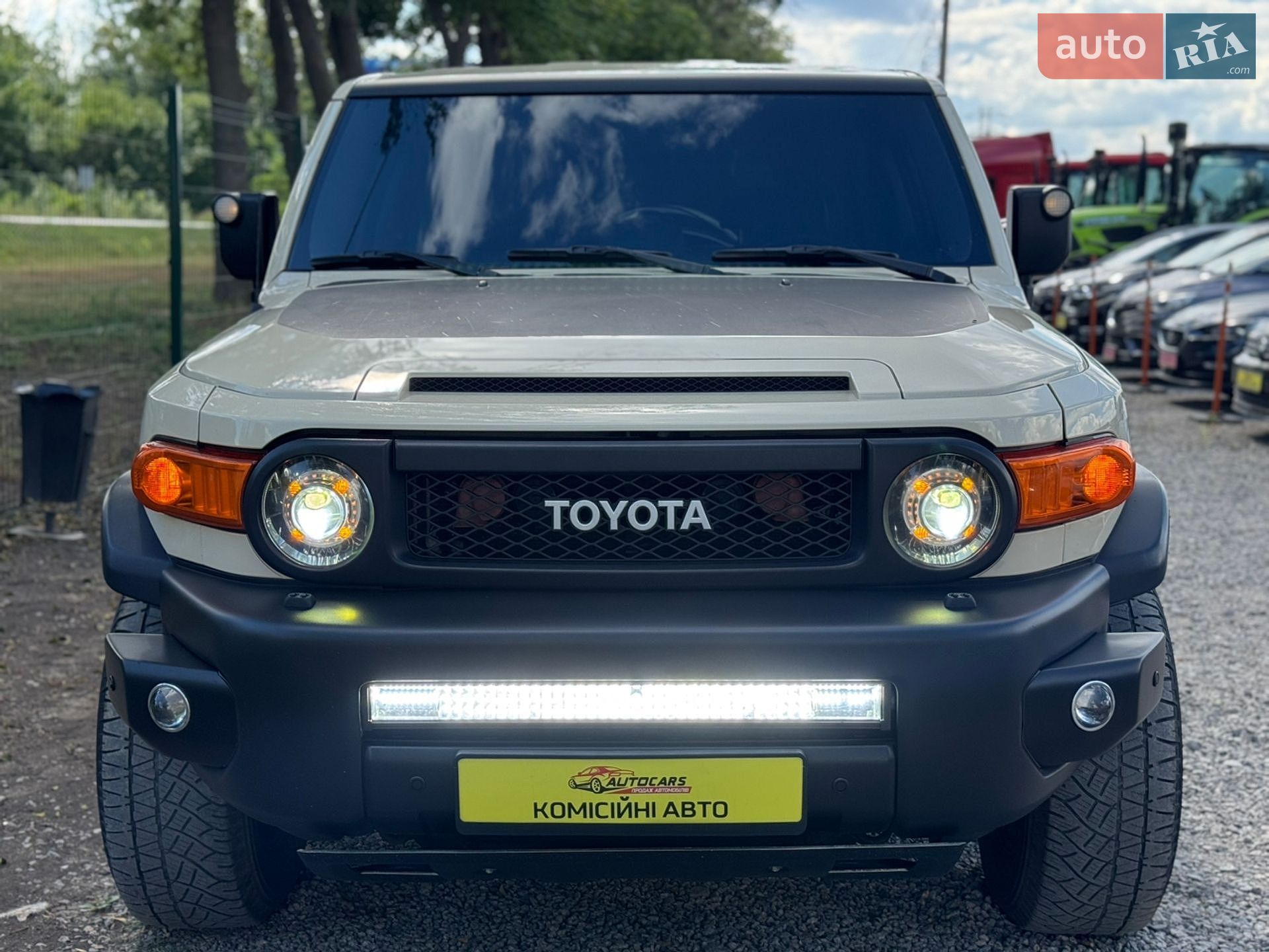 Toyota FJ Cruiser 2010 VIN JTEBU4BF8AK095639 фото оголошення 5 з 54