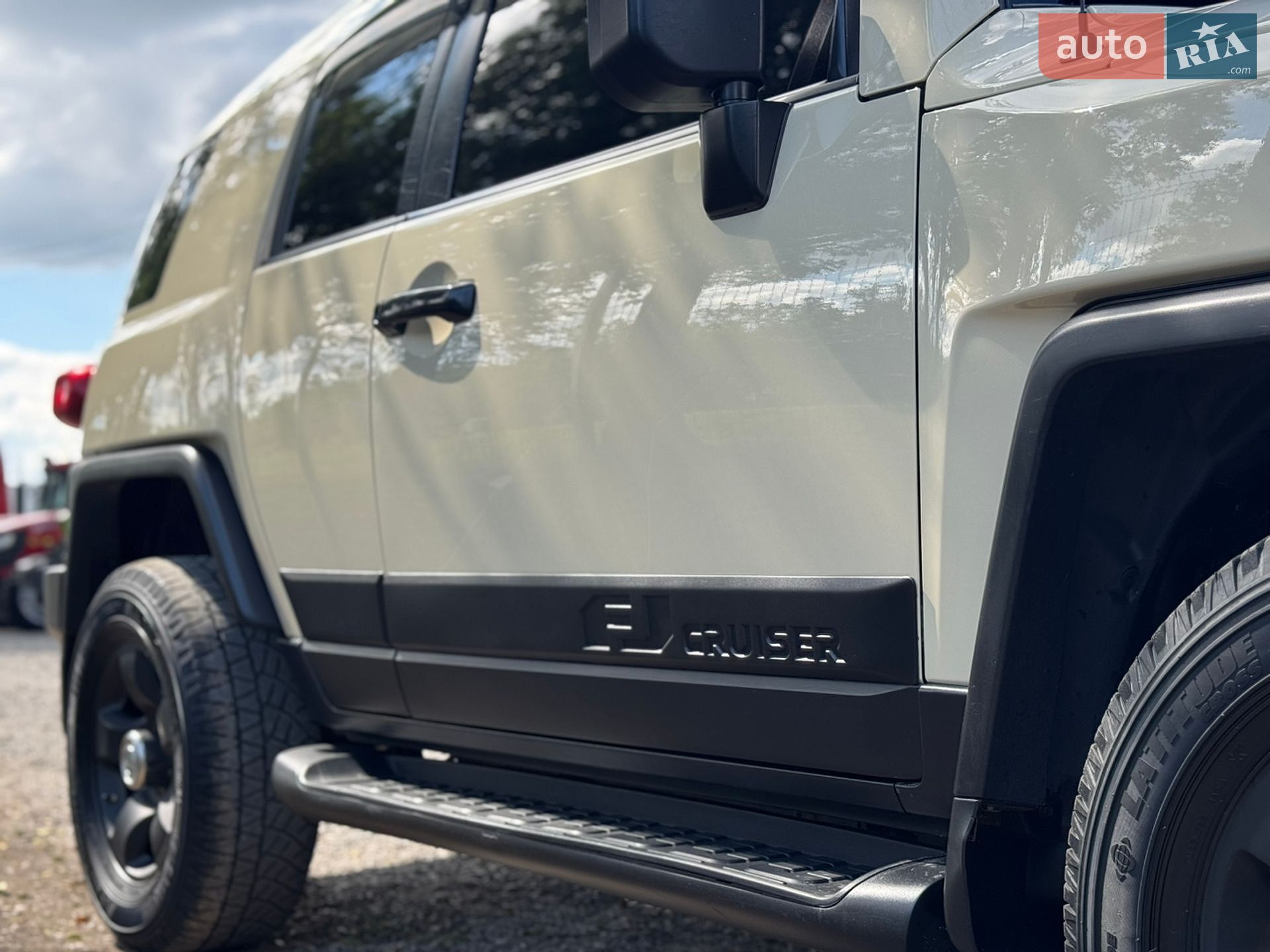 Toyota FJ Cruiser 2010 VIN JTEBU4BF8AK095639 фото оголошення 7 з 54