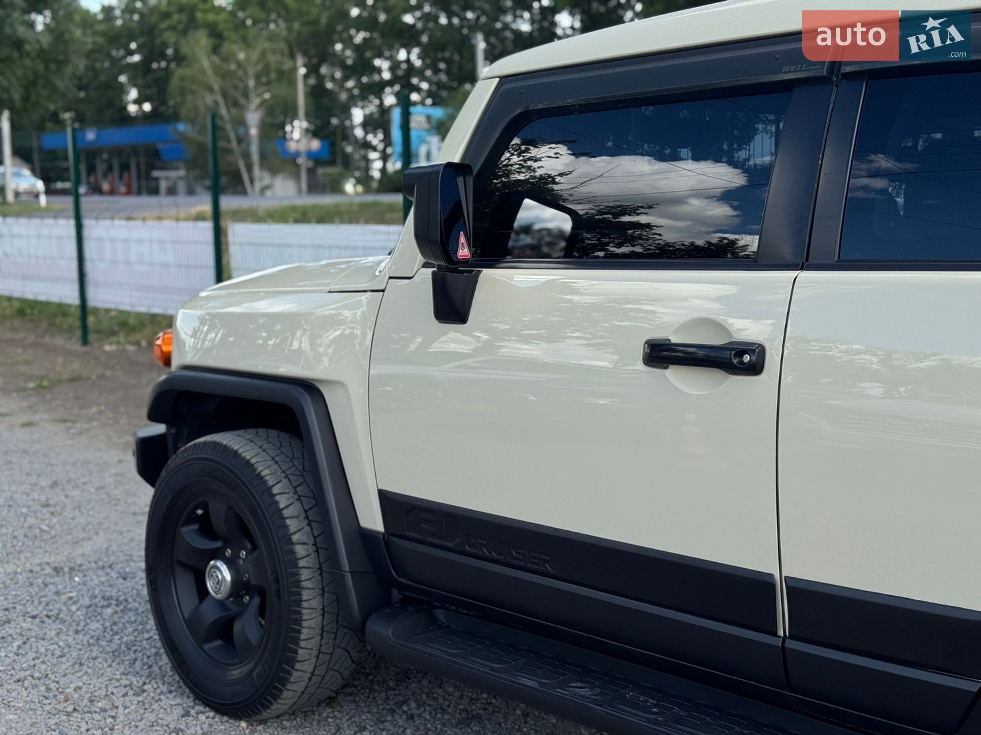 Toyota FJ Cruiser 2010 VIN JTEBU4BF8AK095639 фото оголошення 12 з 54