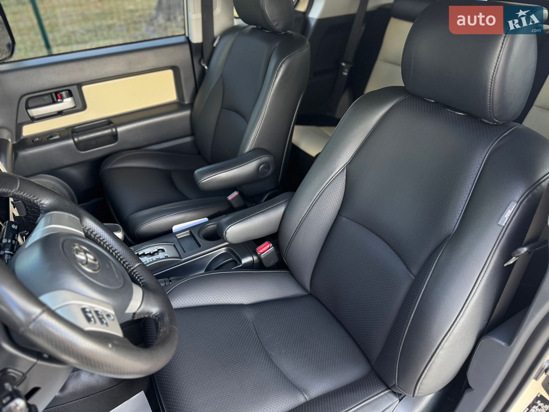 Toyota FJ Cruiser 2010 VIN JTEBU4BF8AK095639 фото оголошення 14 з 54