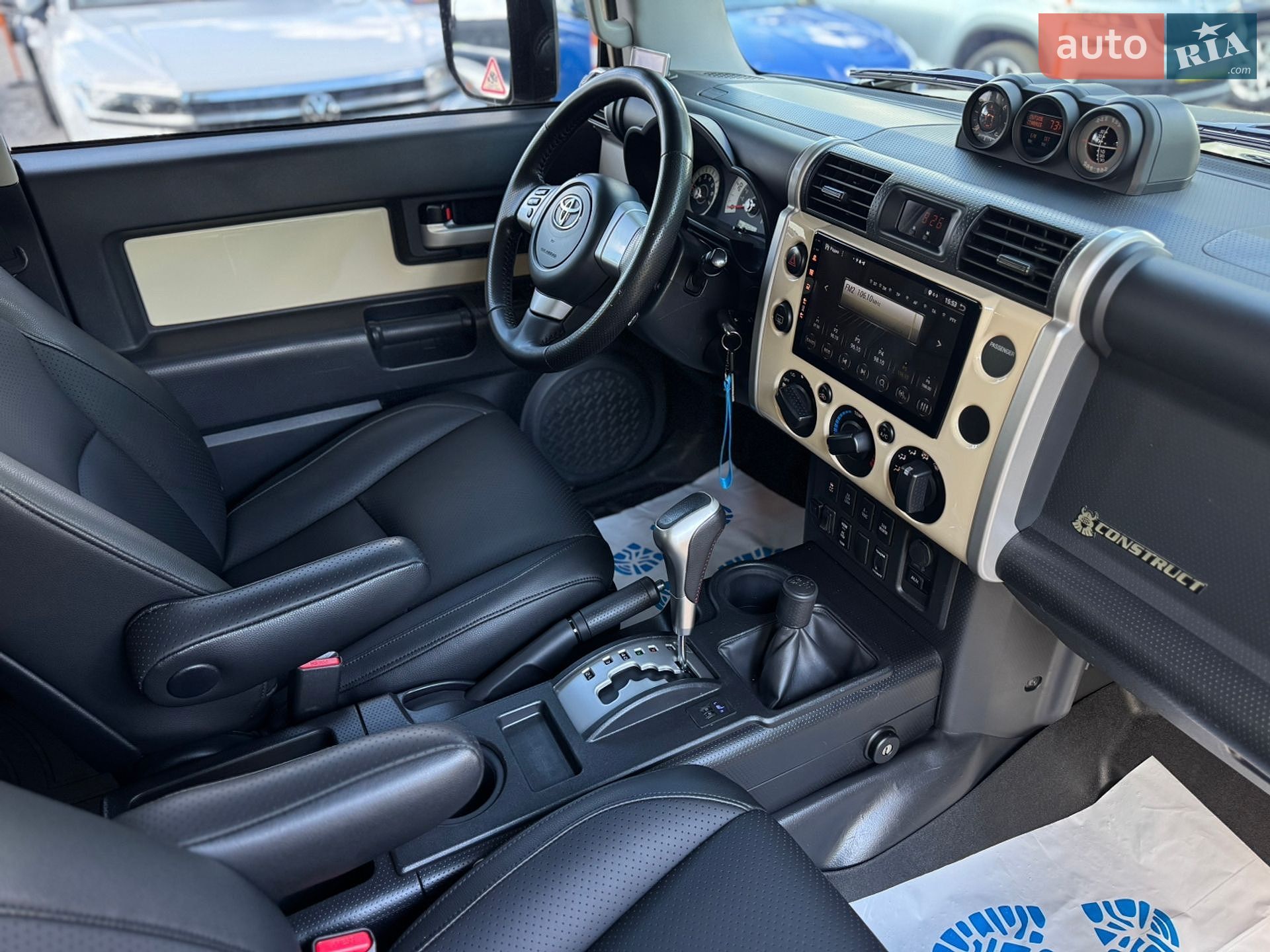 Toyota FJ Cruiser 2010 VIN JTEBU4BF8AK095639 фото оголошення 15 з 54
