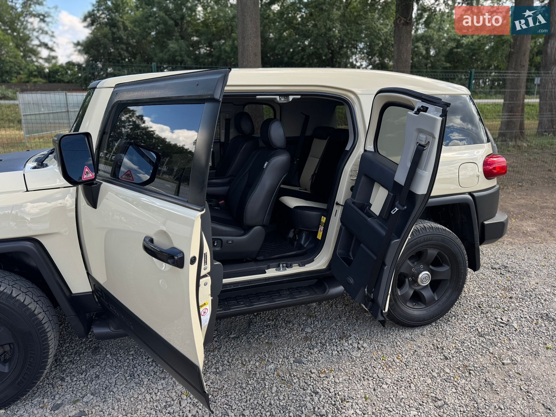 Toyota FJ Cruiser 2010 VIN JTEBU4BF8AK095639 фото оголошення 20 з 54
