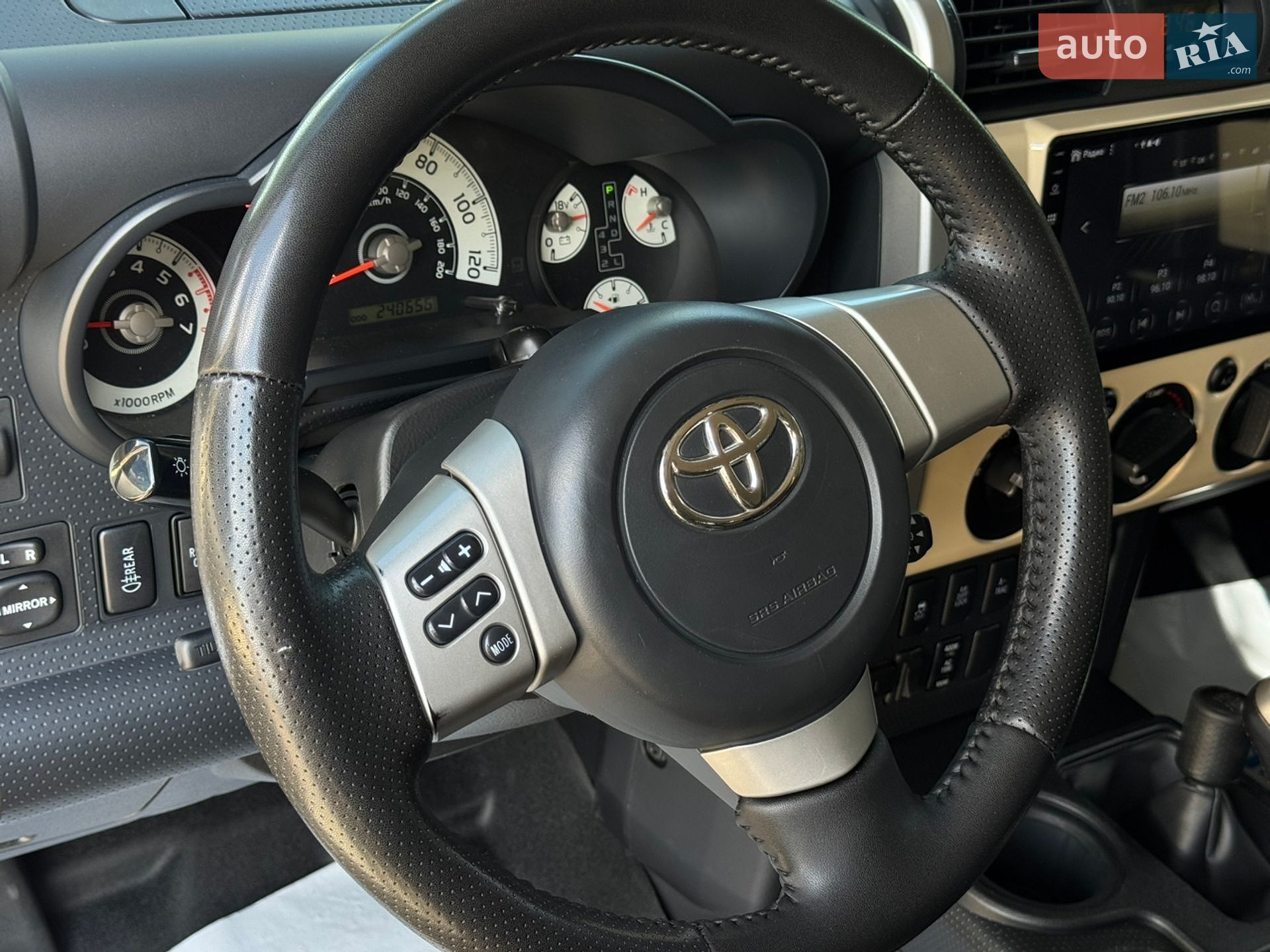 Toyota FJ Cruiser 2010 VIN JTEBU4BF8AK095639 фото оголошення 30 з 54
