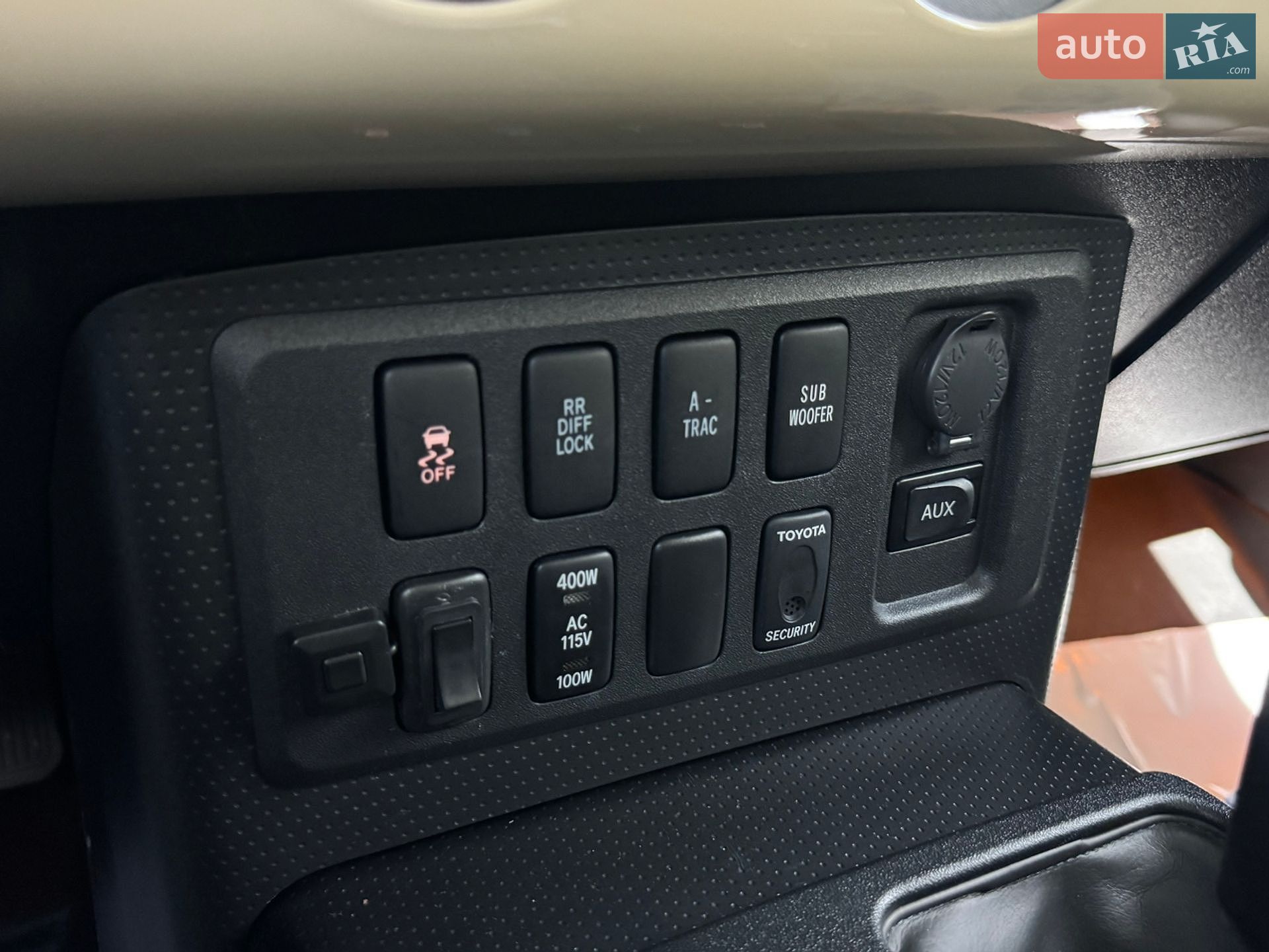 Toyota FJ Cruiser 2010 VIN JTEBU4BF8AK095639 фото оголошення 36 з 54