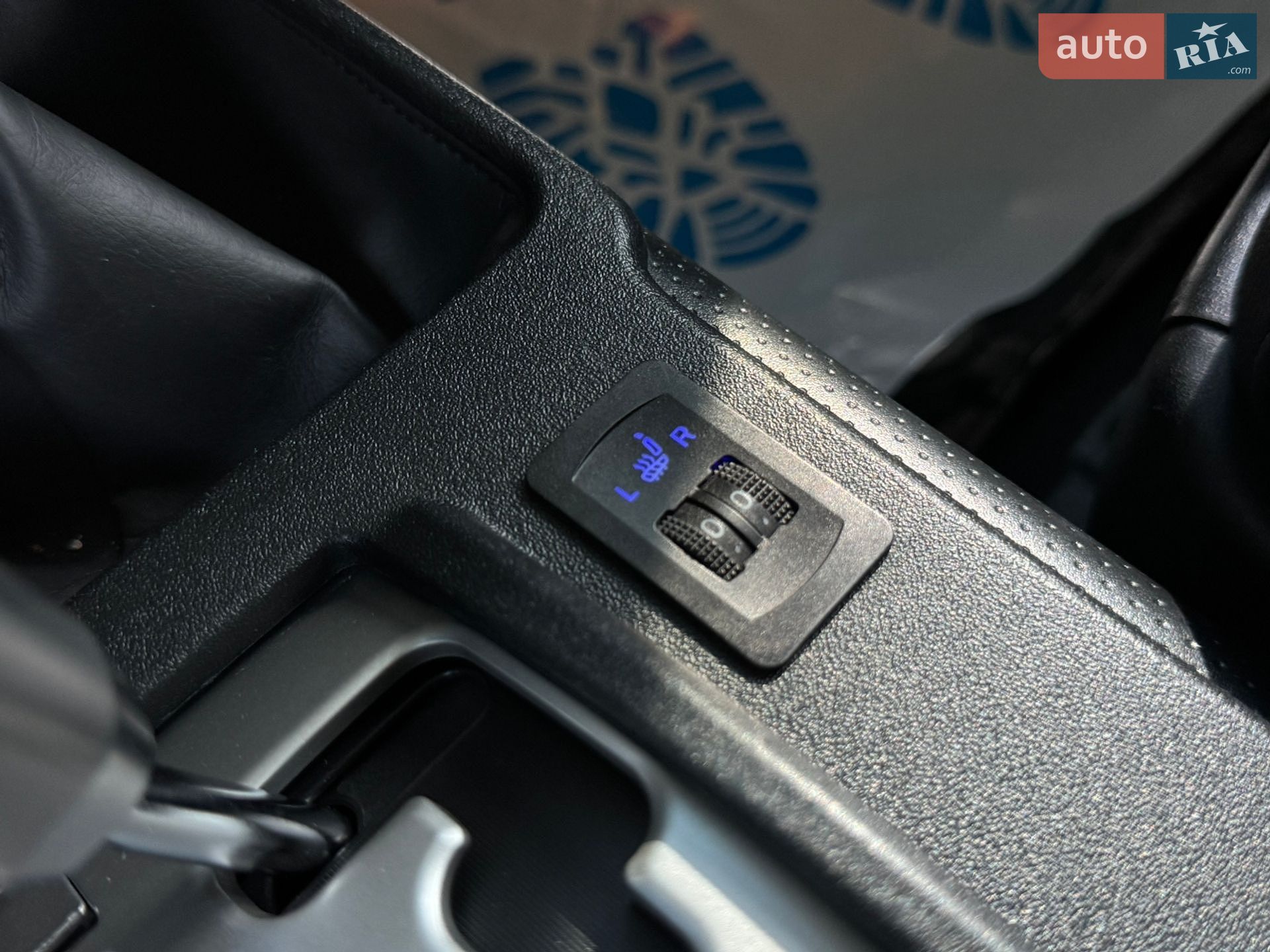 Toyota FJ Cruiser 2010 VIN JTEBU4BF8AK095639 фото оголошення 39 з 54