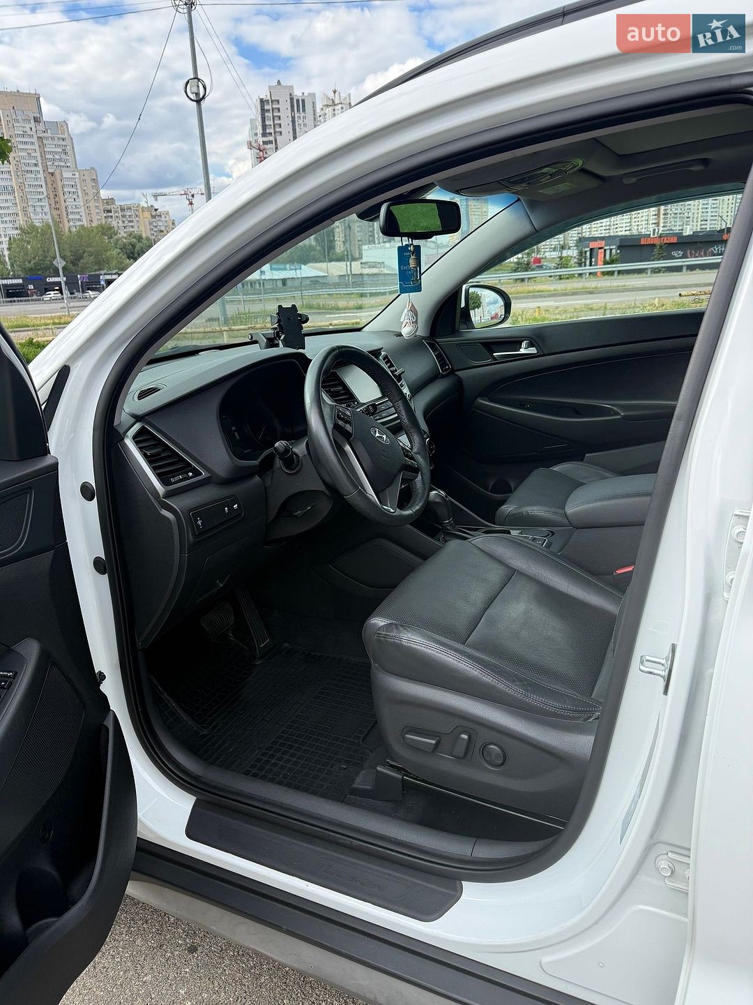 Hyundai Tucson 2018 VIN TMAJ3813DJJ638864 фото оголошення 8 з 15