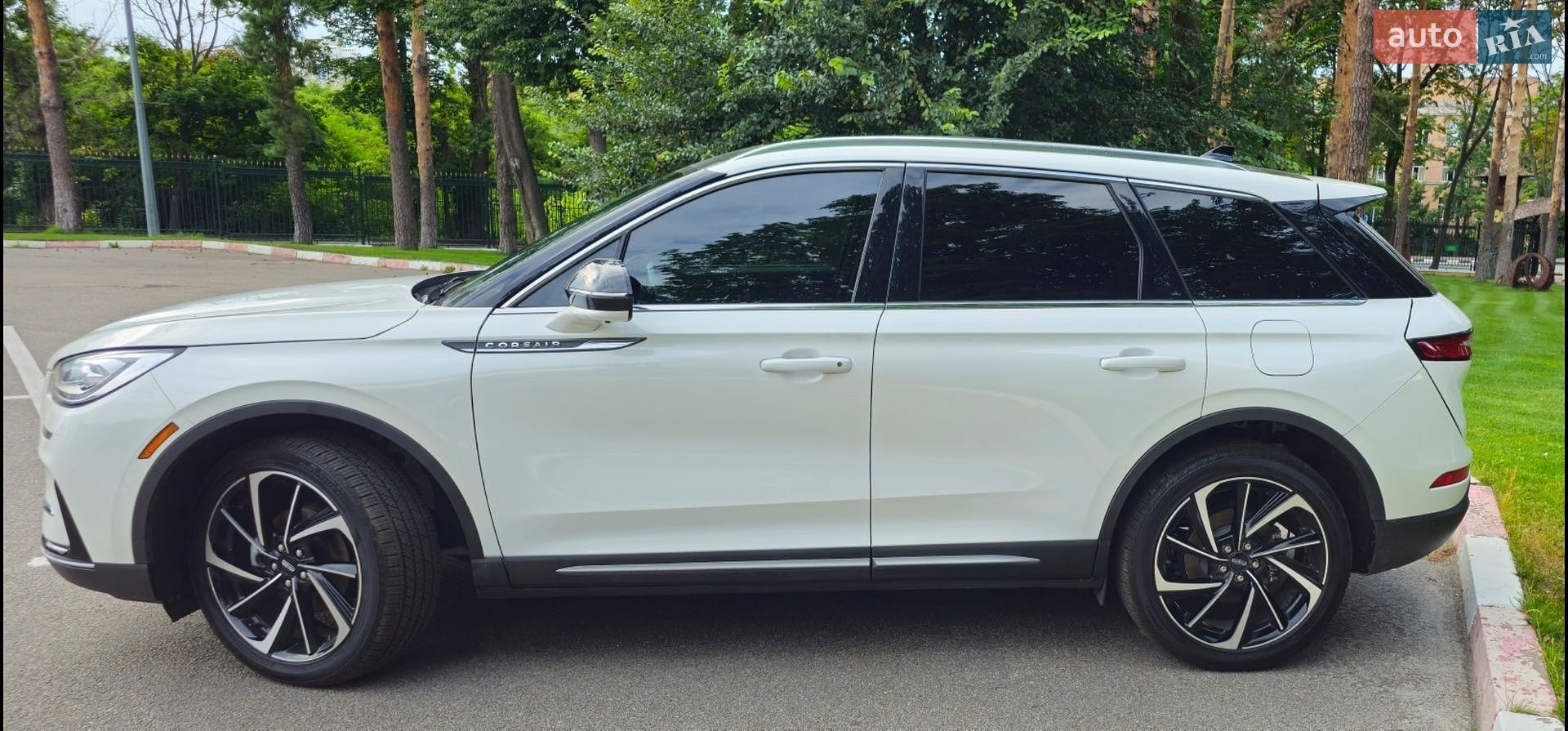 Lincoln Corsair 2024 VIN 5LMCJ2CA2RUL24981 фото оголошення 8 з 16