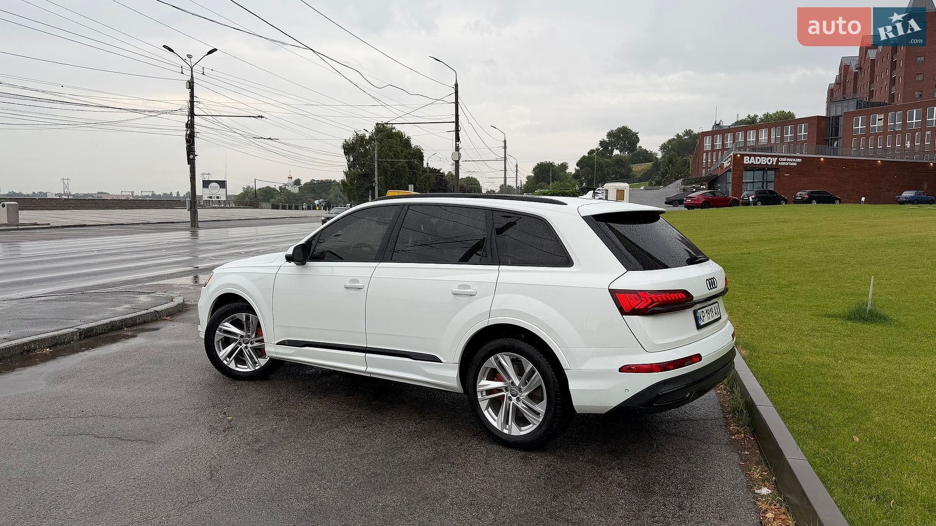 Audi Q7 2019 VIN WA1LXAF71LD002978 фото оголошення 6 з 38