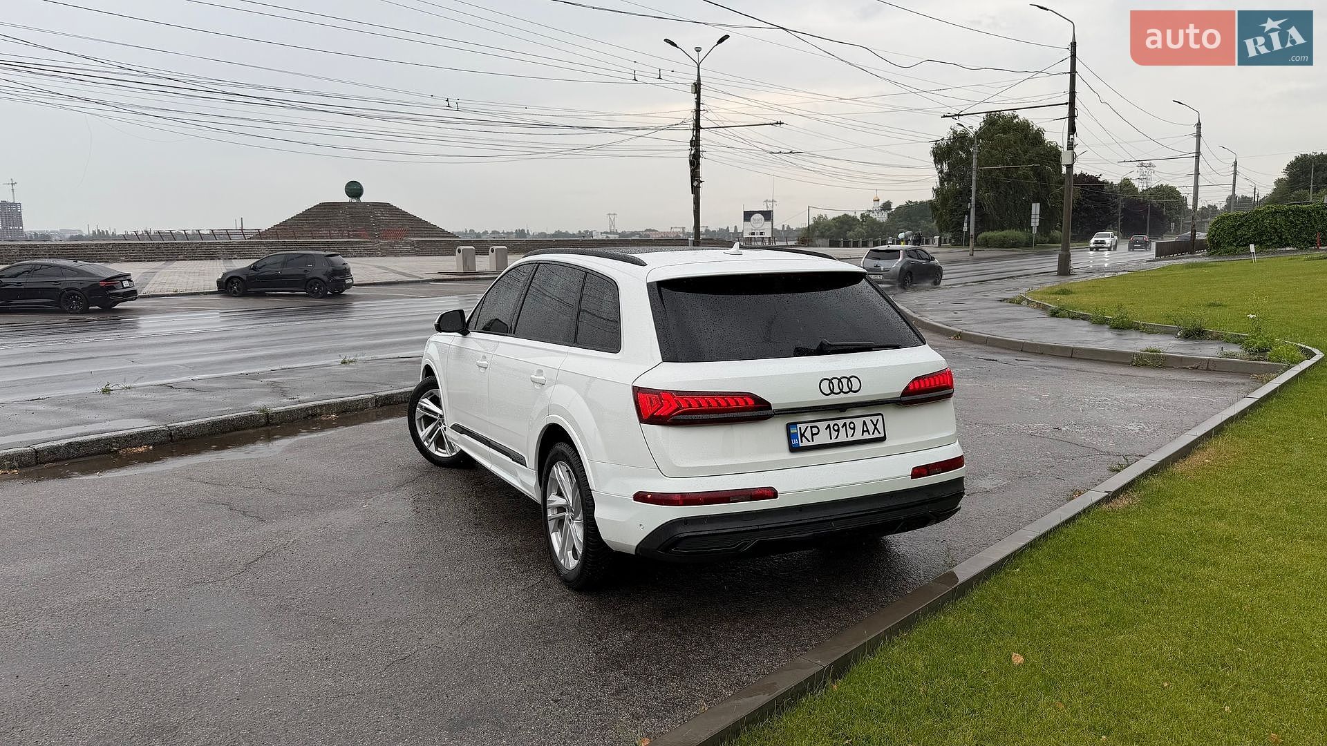 Audi Q7 2019 VIN WA1LXAF71LD002978 фото оголошення 7 з 38