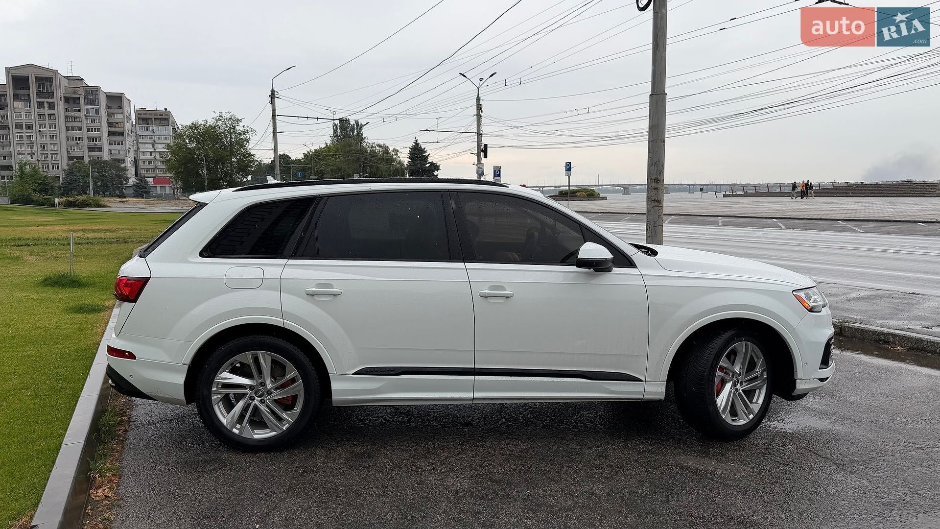 Audi Q7 2019 VIN WA1LXAF71LD002978 фото оголошення 11 з 38