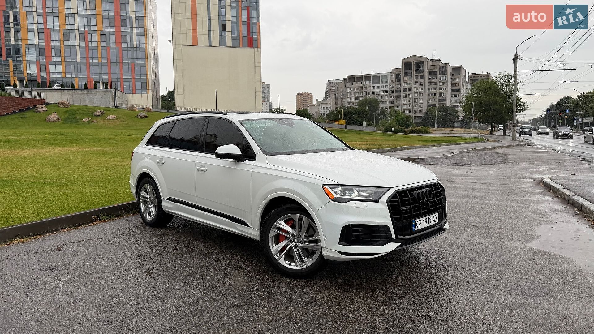 Audi Q7 2019 VIN WA1LXAF71LD002978 фото оголошення 12 з 38