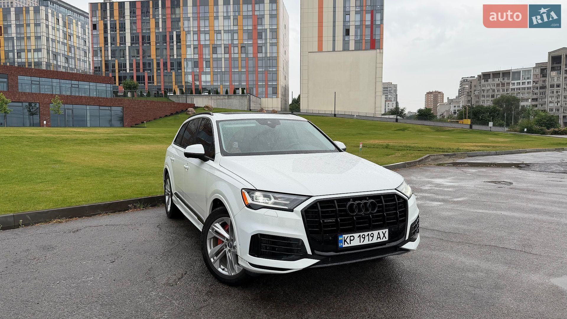 Audi Q7 2019 VIN WA1LXAF71LD002978 фото оголошення 13 з 38
