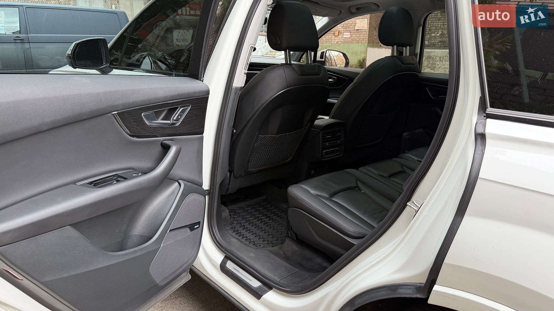 Audi Q7 2019 VIN WA1LXAF71LD002978 фото оголошення 22 з 38
