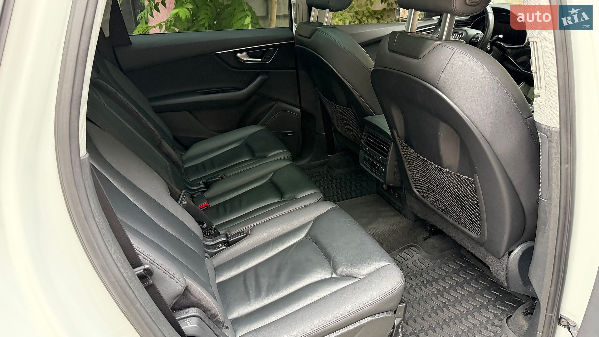 Audi Q7 2019 VIN WA1LXAF71LD002978 фото оголошення 30 з 38