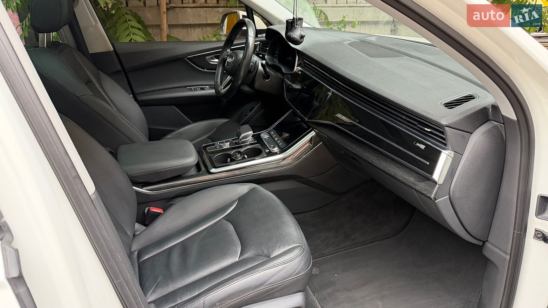 Audi Q7 2019 VIN WA1LXAF71LD002978 фото оголошення 32 з 38