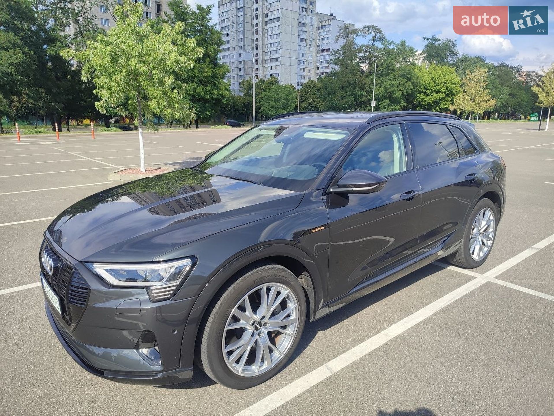Audi e-tron 2020 VIN WA1VABGE0MB004327 фото оголошення 8 з 75
