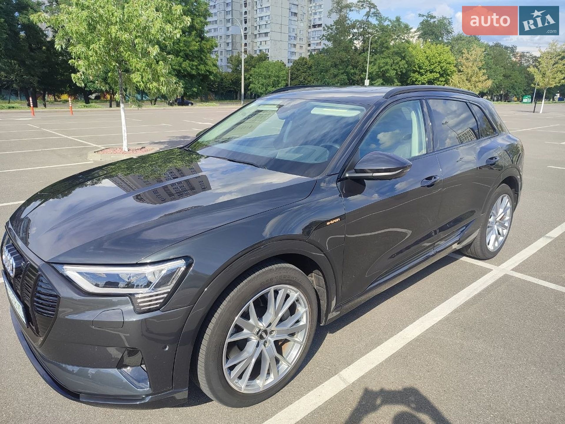 Audi e-tron 2020 VIN WA1VABGE0MB004327 фото оголошення 9 з 75