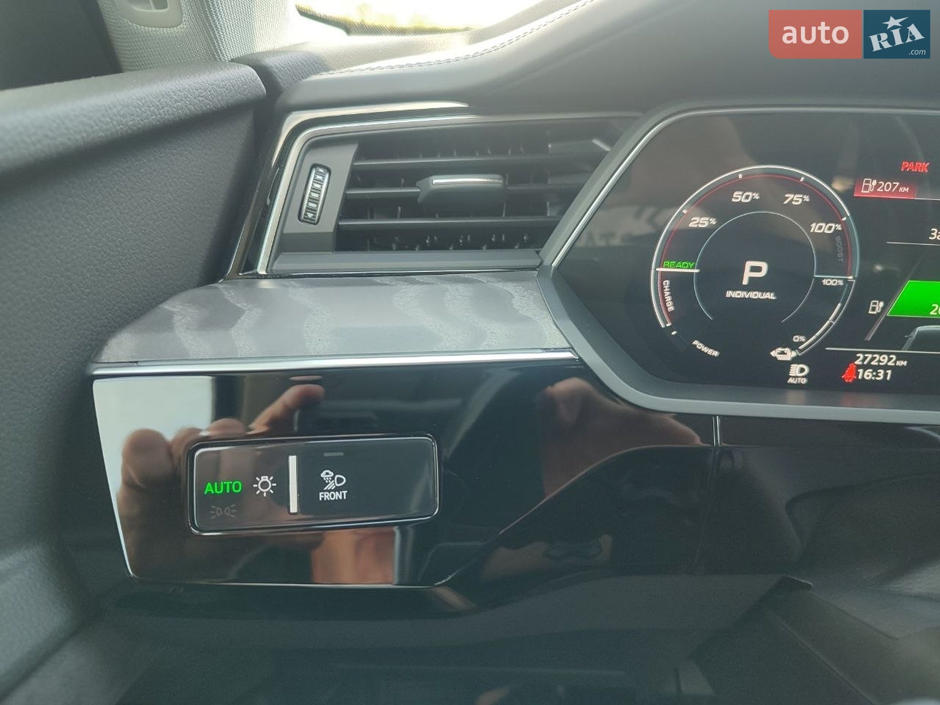 Audi e-tron 2020 VIN WA1VABGE0MB004327 фото оголошення 44 з 75