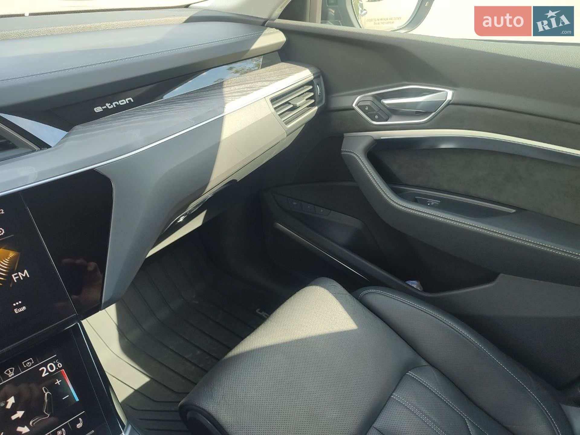Audi e-tron 2020 VIN WA1VABGE0MB004327 фото оголошення 49 з 75