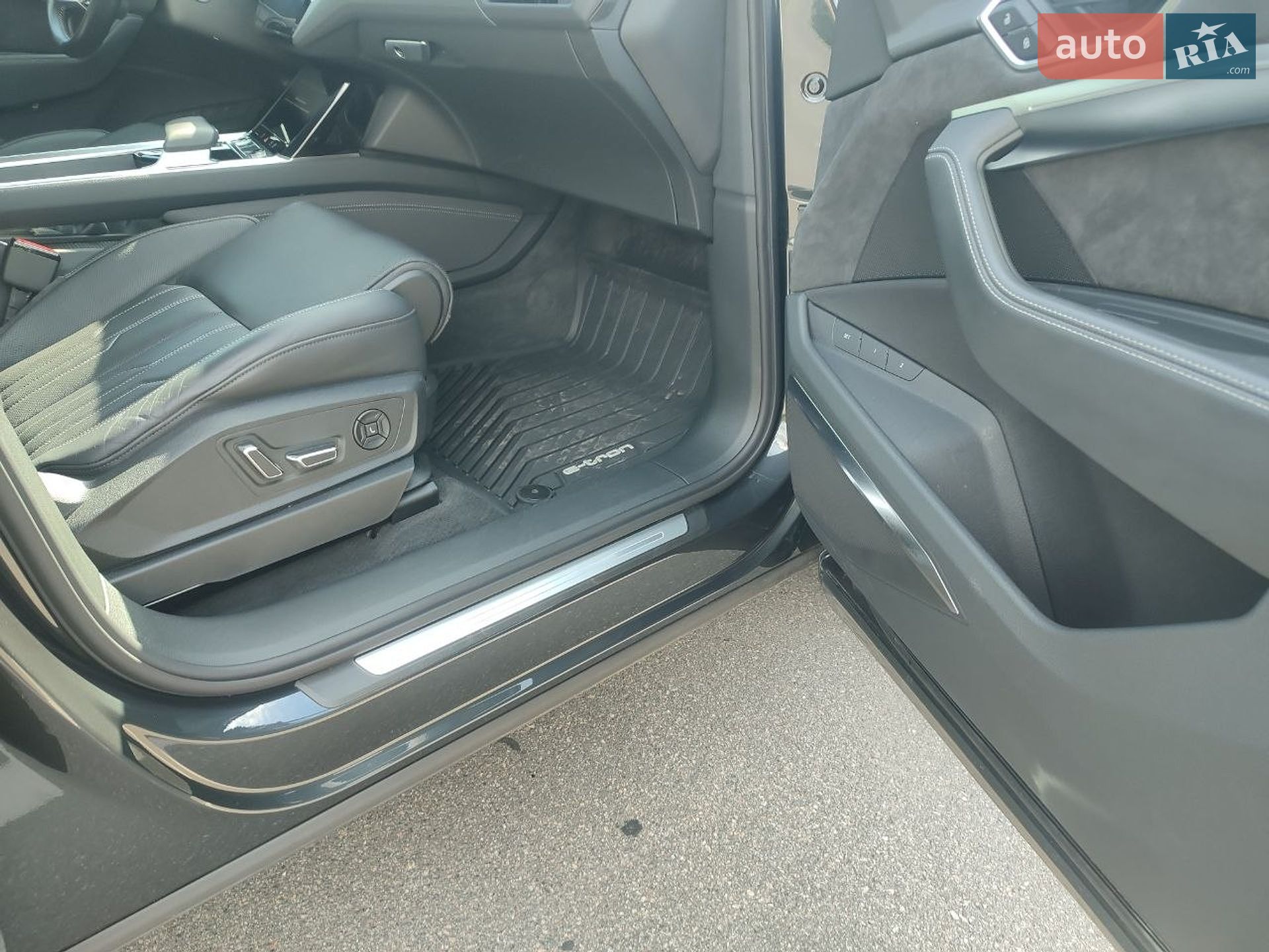 Audi e-tron 2020 VIN WA1VABGE0MB004327 фото оголошення 68 з 75