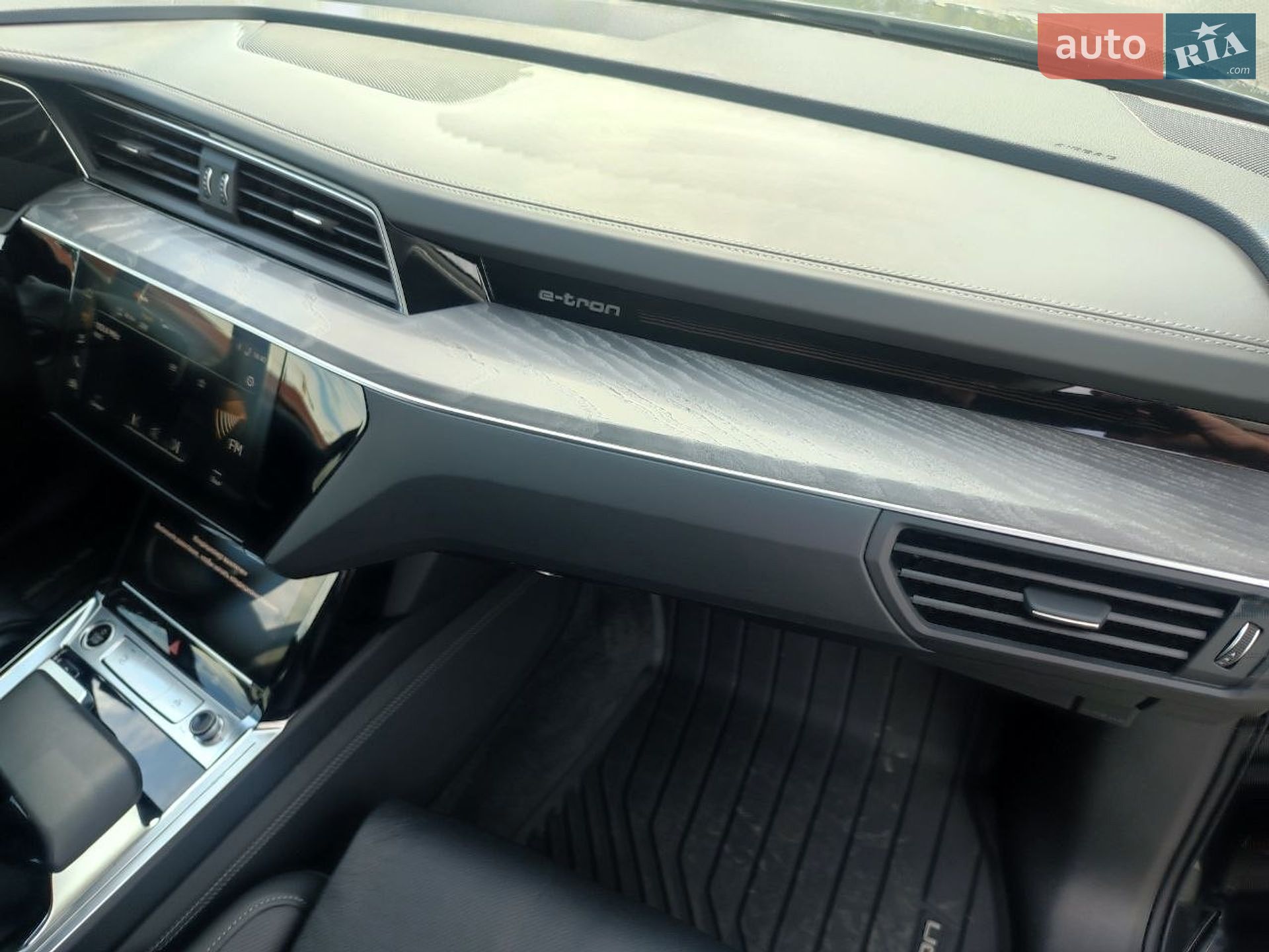 Audi e-tron 2020 VIN WA1VABGE0MB004327 фото оголошення 69 з 75