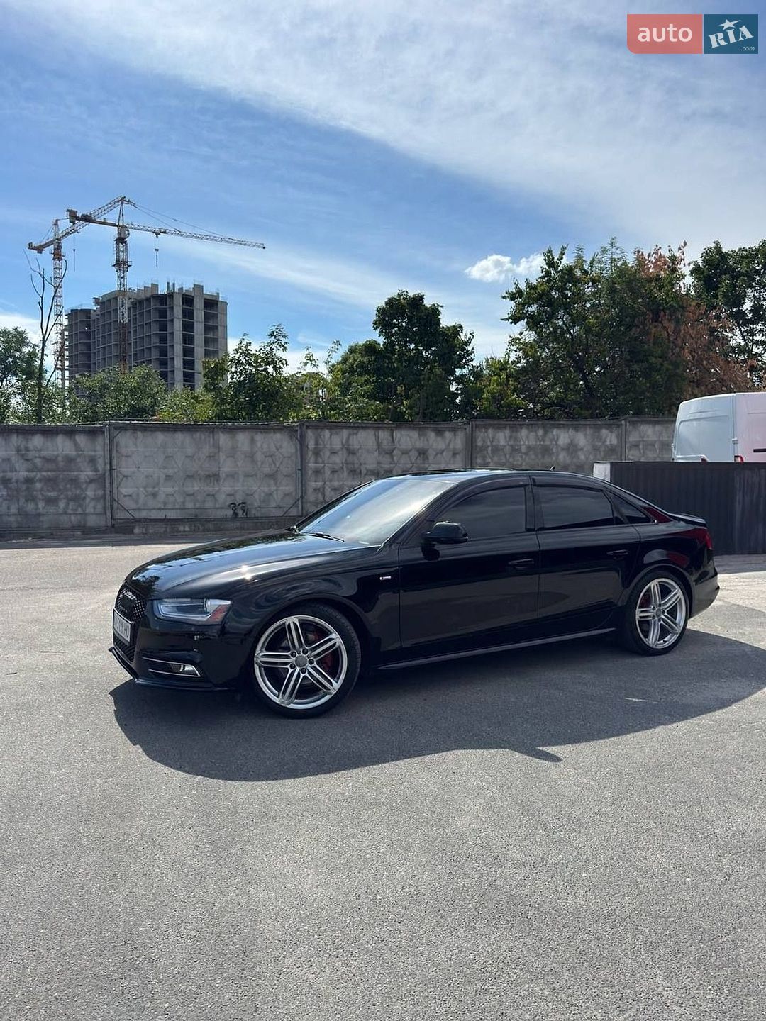 Audi A4 2015 VIN WAUFFCFL2FN046014 фото оголошення 8 з 12