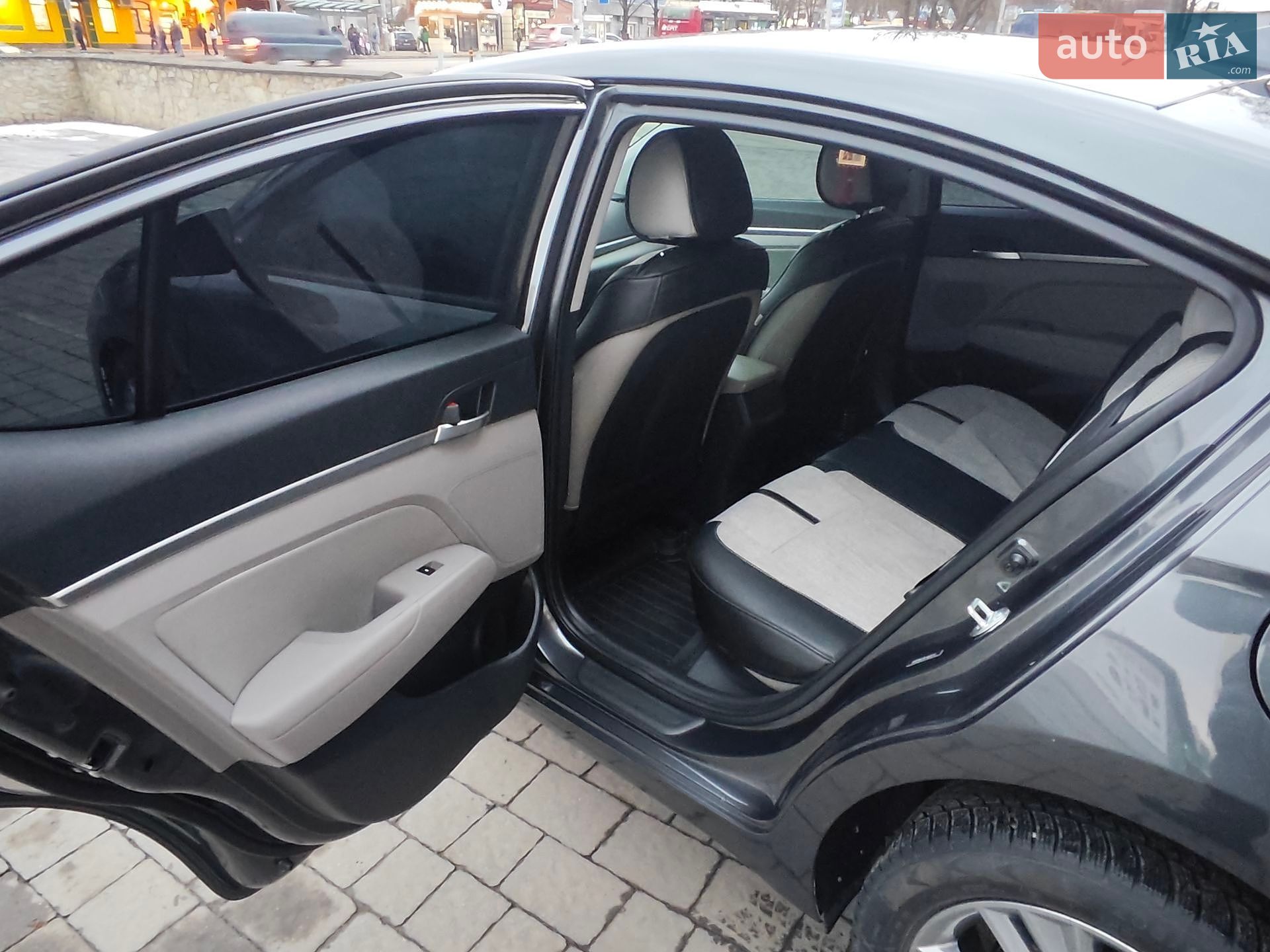 Hyundai Elantra 2019 VIN 5NPD84LF8LH564732 фото оголошення 10 з 15