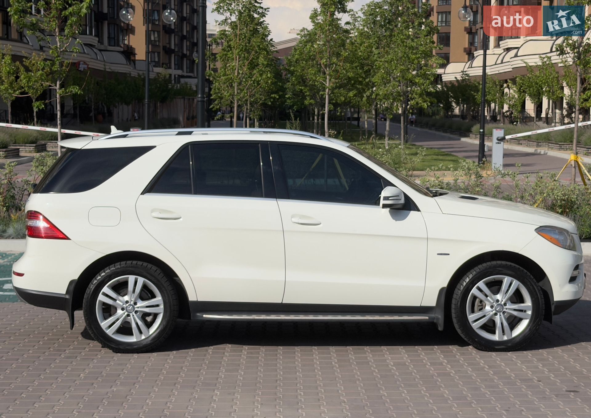 Mercedes-Benz M-Class 2012 VIN 4JGDA5HB8CA022615 фото оголошення 4 з 22
