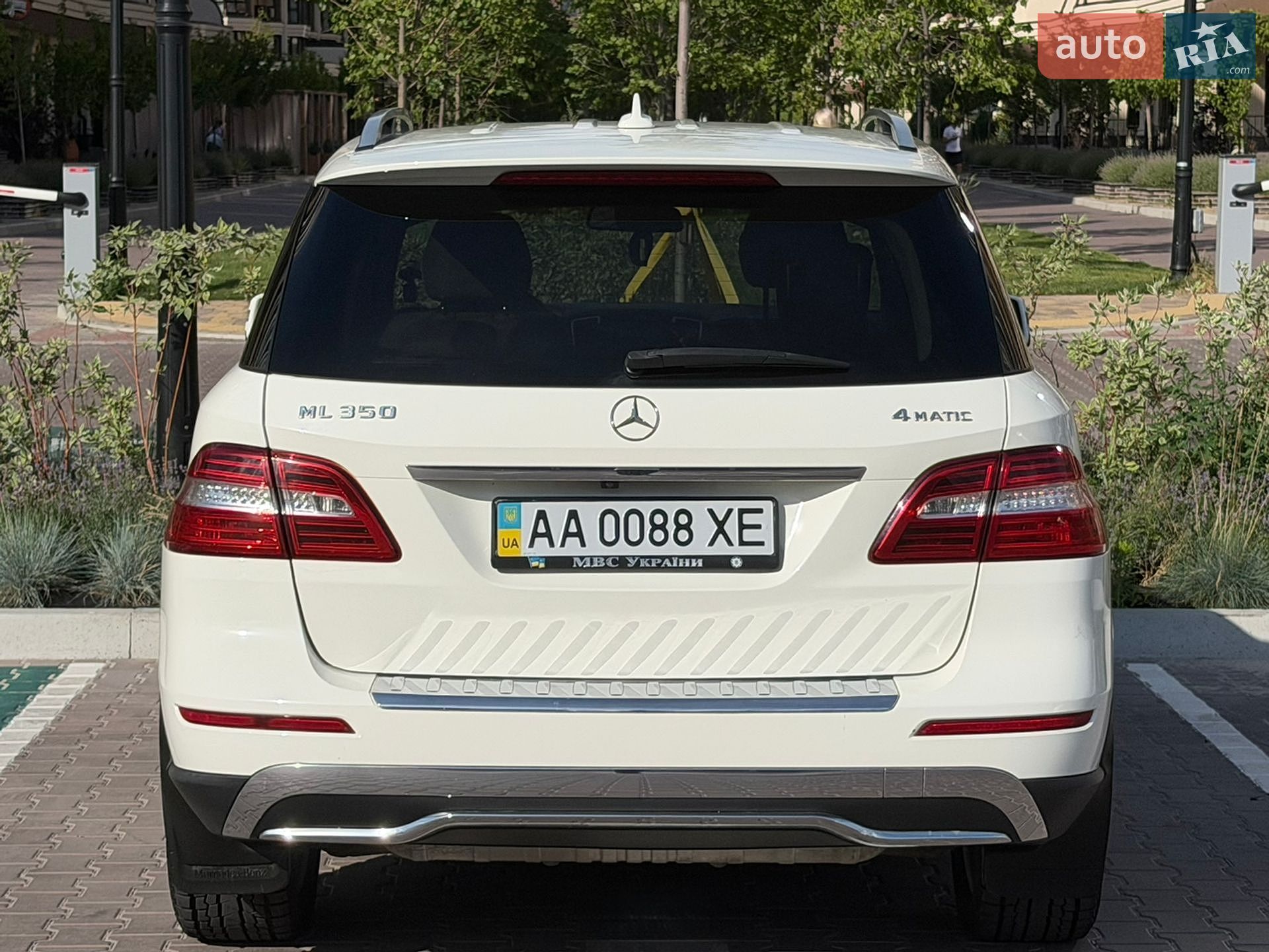 Mercedes-Benz M-Class 2012 VIN 4JGDA5HB8CA022615 фото оголошення 8 з 22