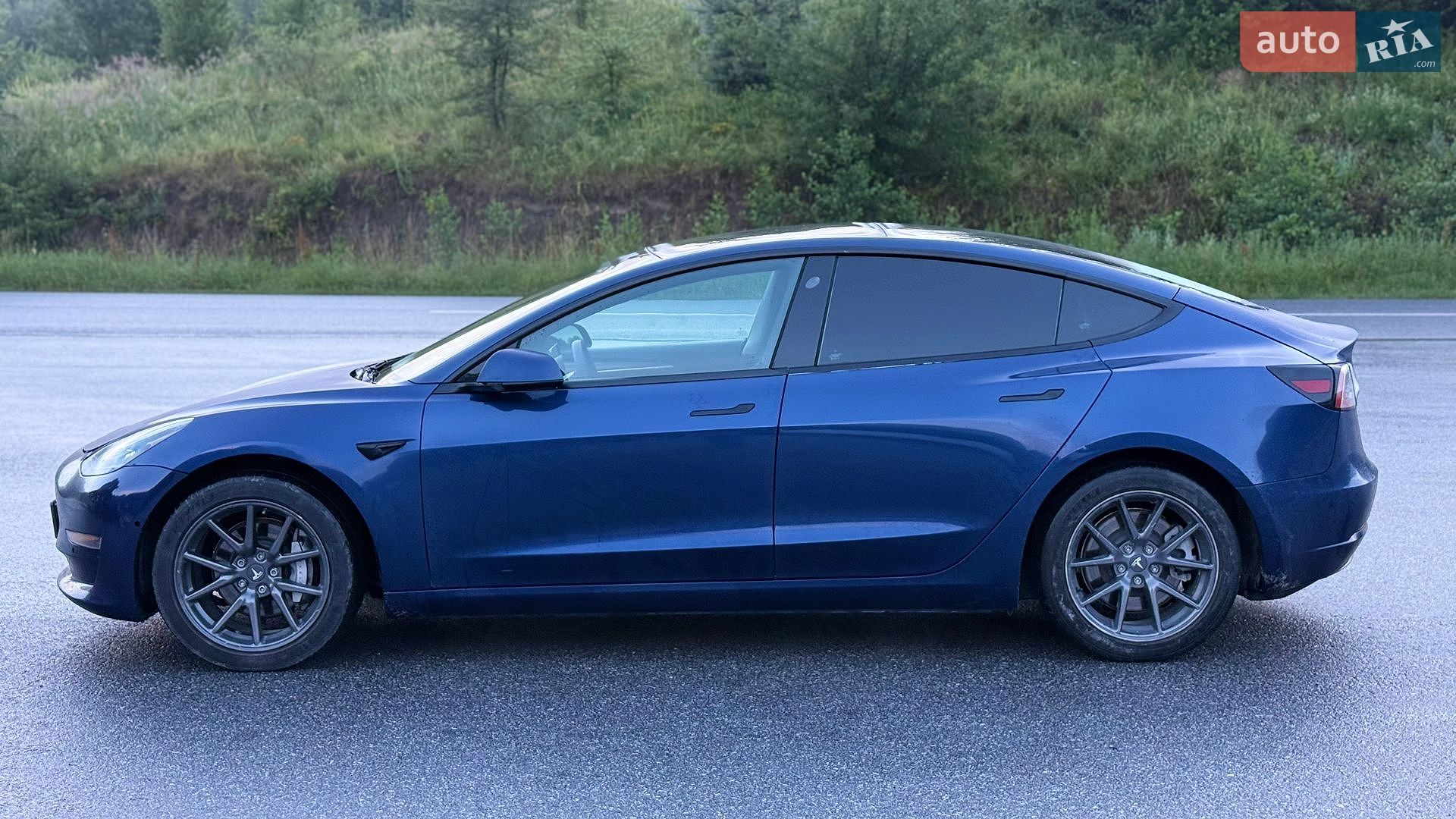 Tesla Model 3 2022 VIN 5YJ3E1EB1NF189698 фото оголошення 4 з 18