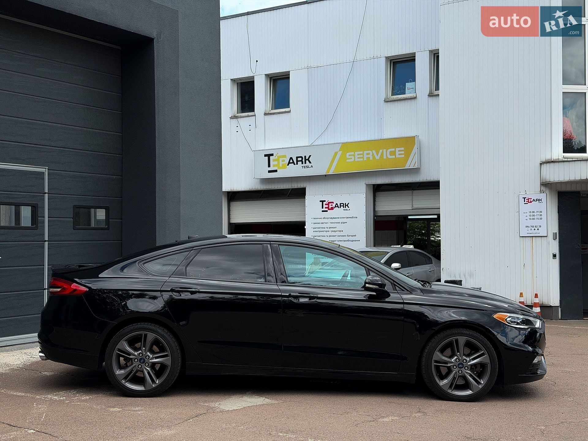 Ford Fusion 2018 VIN 3FA6P0VP3JR193781 фото оголошення 10 з 27
