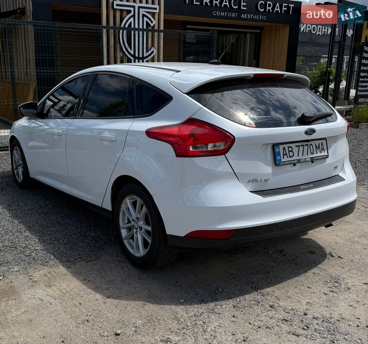 Ford Focus 2017 VIN 1FADP3K2XJL241891 фото оголошення 4 з 14