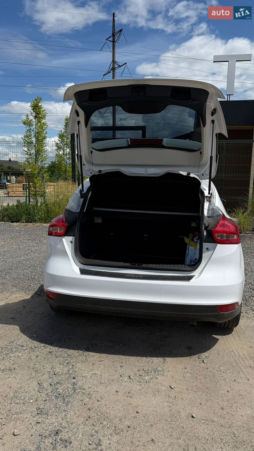 Ford Focus 2017 VIN 1FADP3K2XJL241891 фото оголошення 6 з 14
