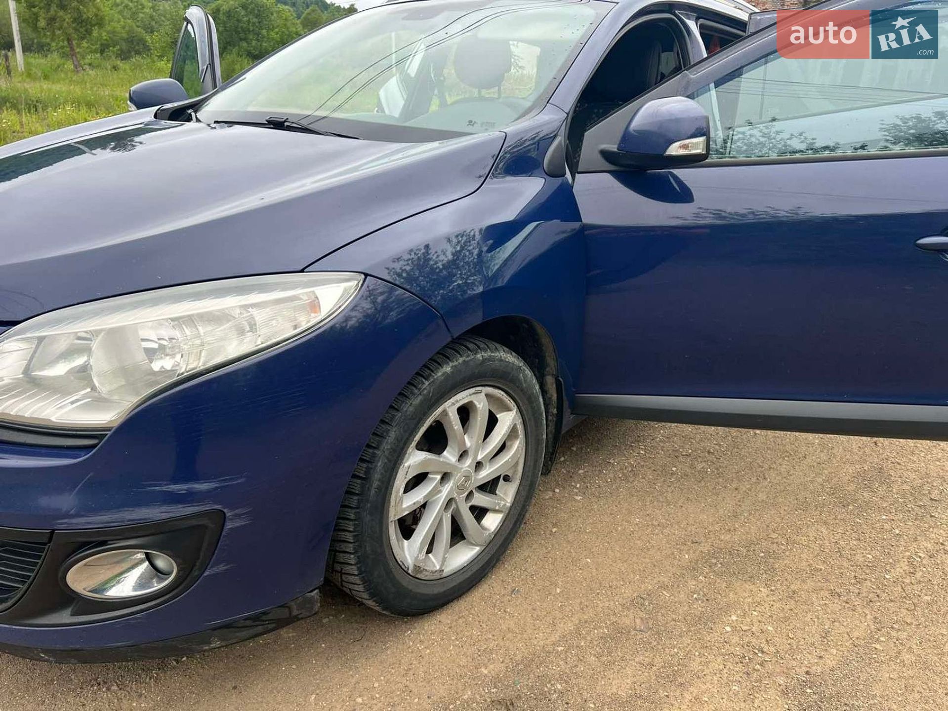 Renault Megane 2012 VIN VF1KZ1G0247512690 фото оголошення 2 з 24