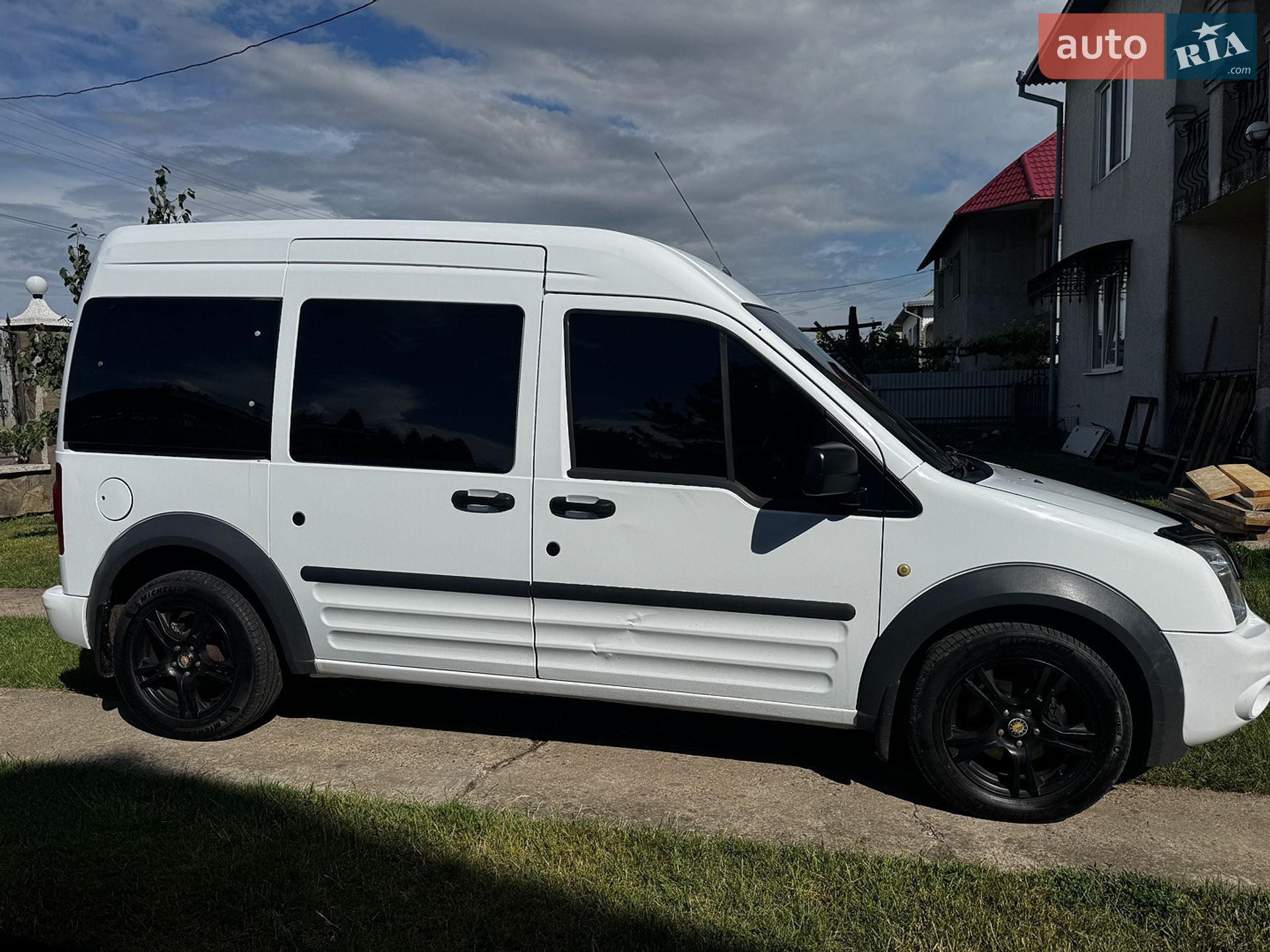Ford Tourneo Connect 2013 VIN WF0JXXTTPJDU67519 фото оголошення 2 з 22