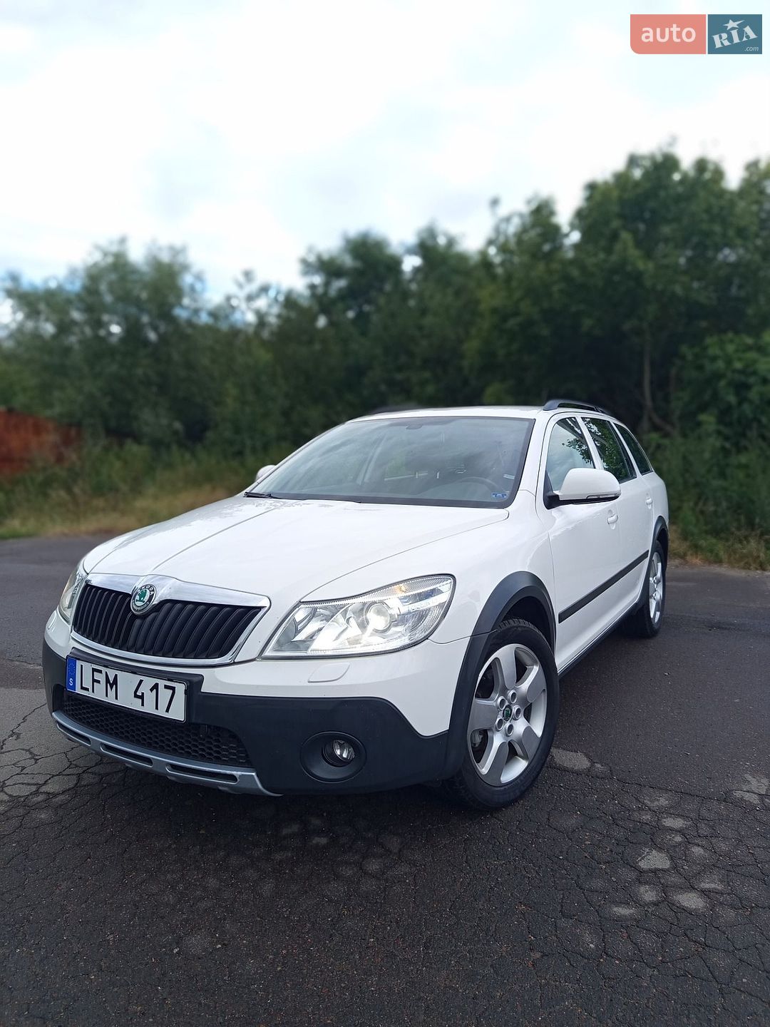 Skoda Octavia Scout 2011 VIN TMBKE61Z2B2131223 фото оголошення 3 з 126